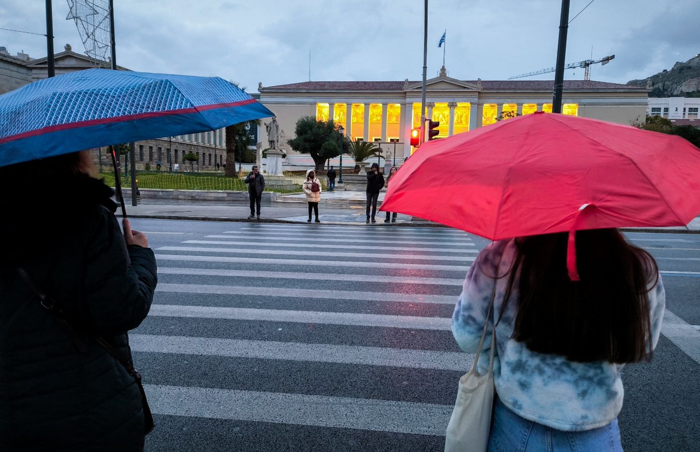 Καιρός: Διήμερη επιδείνωση με καταιγίδες, χαλάζι και μεγάλη πτώση της θερμοκρασίας &#8211; Ποιες περιοχές θα επηρεαστούν τις επόμενες ώρες
