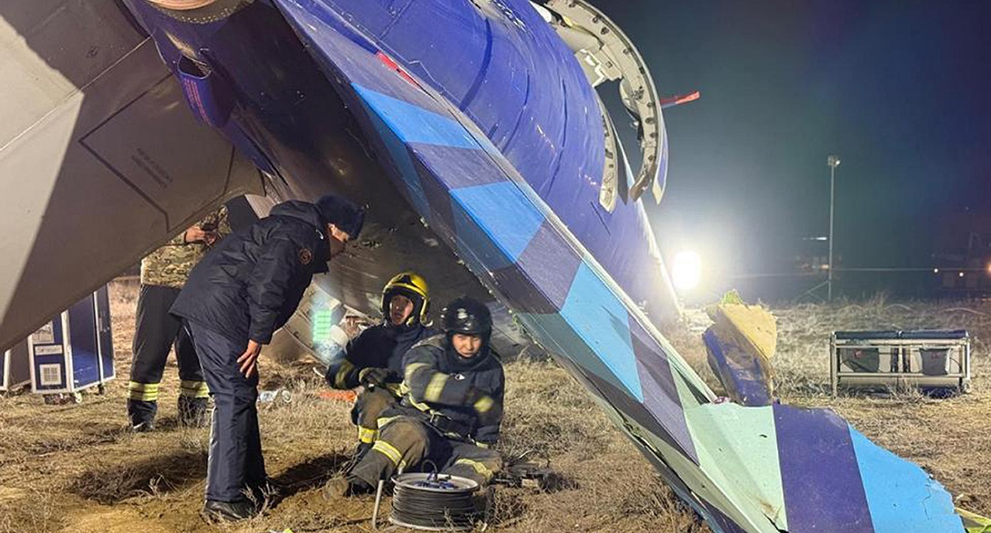 Koρυφώνεται το θρίλερ για τα αίτια της αεροπορικής τραγωδίας στο Καζακστάν &#8211; Ποια είναι τα επικρατέστερα σενάρια