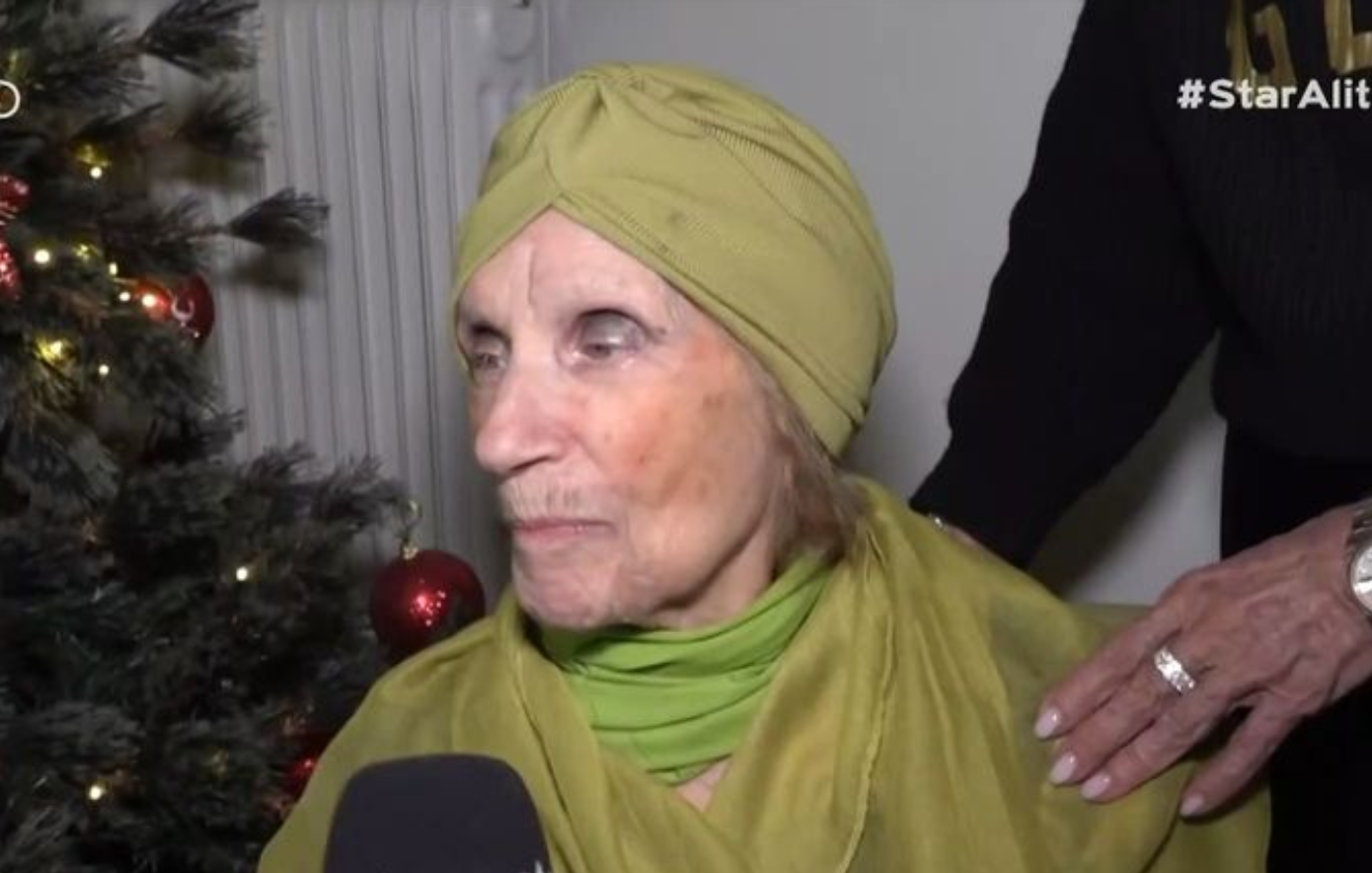 Η Μέλπω Ζαρόκωστα μιλάει μέσα από το Γηροκομείο Αθηνών – «Νιώθω άνετα εδώ γιατί το έκανα με την καρδιά μου»