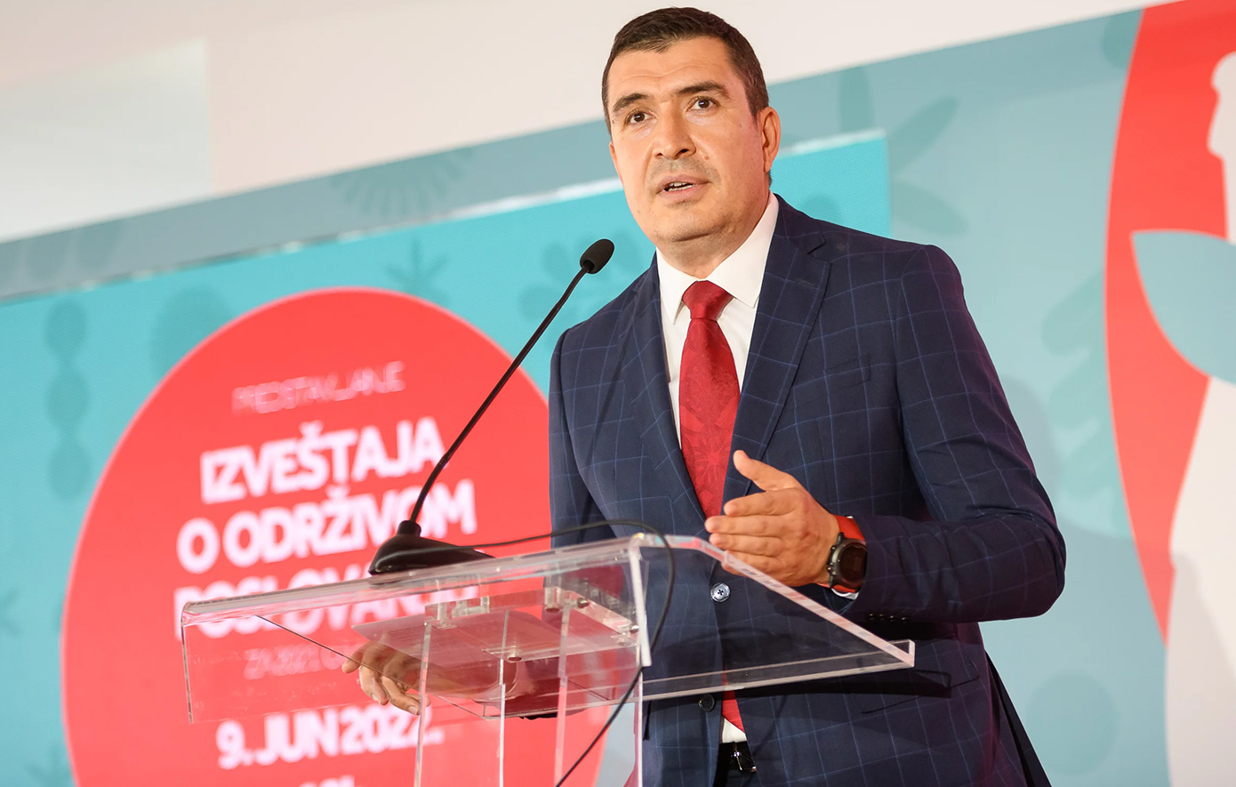 Πώς η Coca-Cola Τρία Έψιλον ενισχύει το χαρτοφυλάκιό της με νέες γεύσεις, κατηγορίες και επενδύσεις στην καινοτομία