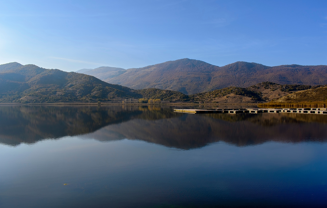 Η λίμνη Ζάζαρη είναι το κρυμμένο «διαμαντάκι» της Φλώρινας