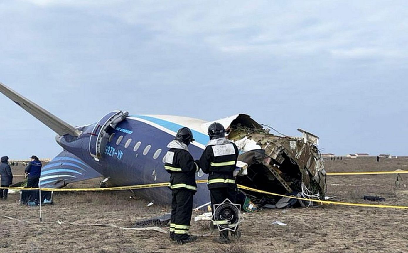 Συντριβή αεροσκάφους της Azerbaijan Airlines: Η Ρωσία υποσχέθηκε ότι θα εντοπίσει και θα τιμωρήσει τα πρόσωπα που εμπλέκονται