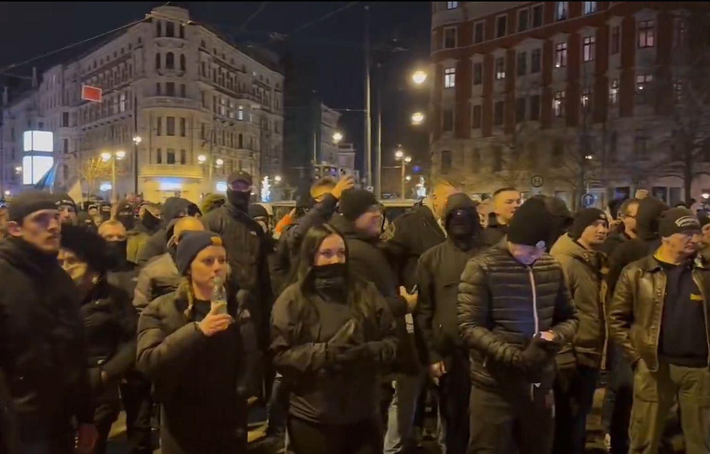 «Όσοι δεν αγαπούν την Γερμανία πρέπει να φύγουν» – Συγκέντρωση ακροδεξιών στο Μαγδεμβούργο μια μέρα μετά το μακελειό
