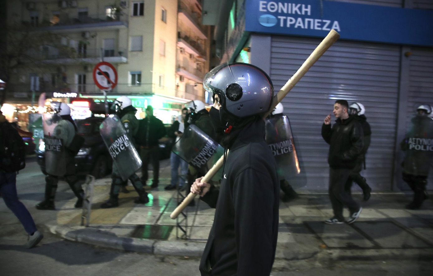 Επέτειος Γρηγορόπουλου: Στις 112 οι συλλήψεις από τα χθεσινά επεισόδια στη Θεσσαλονίκη – Οι τρεις ανήλικοι