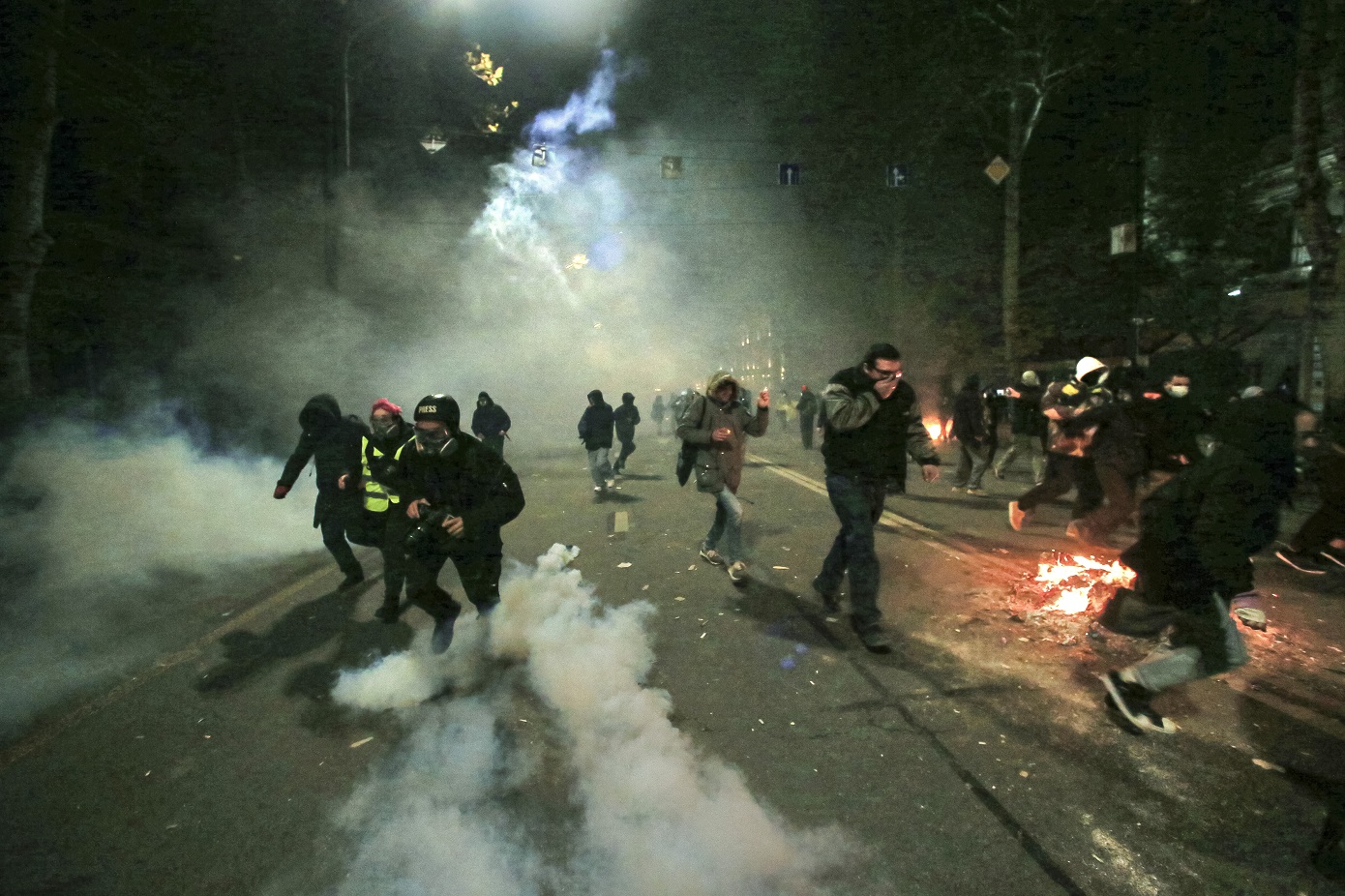 Συγκρούσεις στη Γεωργία: 26 τραυματίες, κυρίως διαδηλωτές, το βράδυ της Δευτέρας