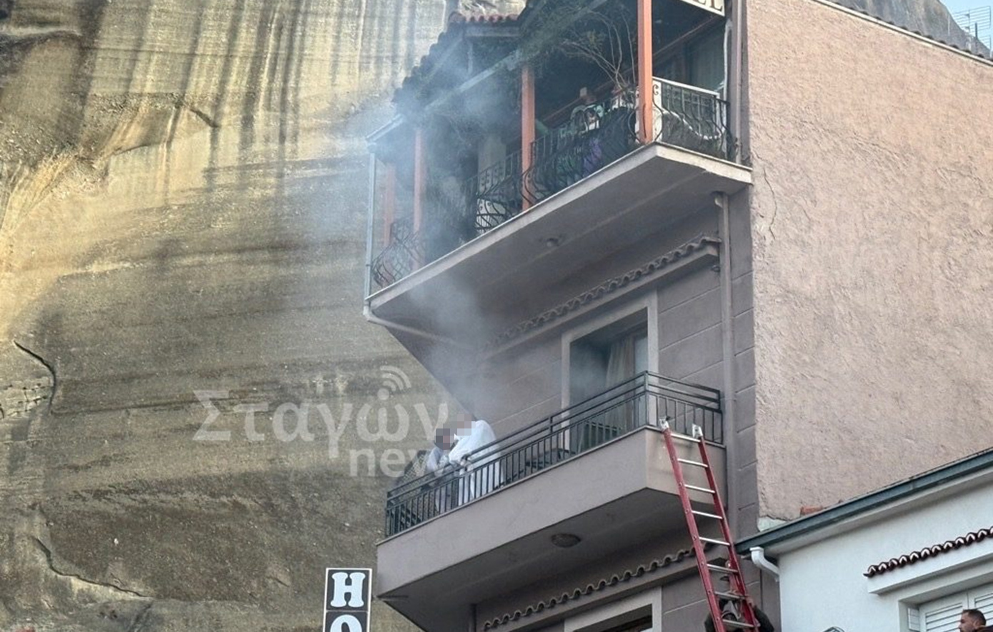 Φωτιά σε ξενοδοχείο της Καλαμπάκας, νεκρός ο ιδιοκτήτης που πήδηξε από το μπαλκόνι για να σωθεί – Βίντεο και φωτογραφίες