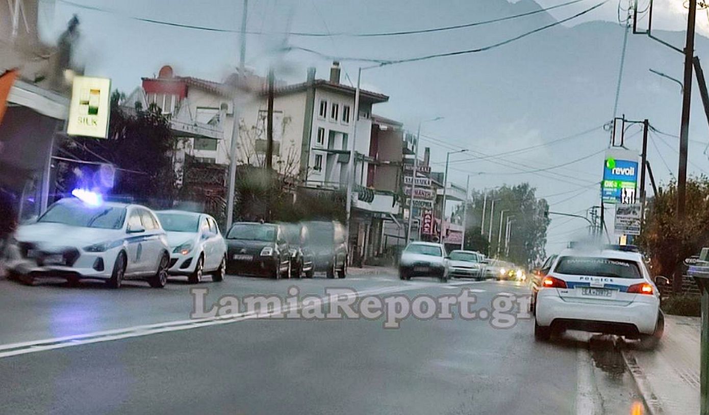 Λαμία: Μηχανάκι παρέσυρε κοπέλα και την εγκατέλειψε