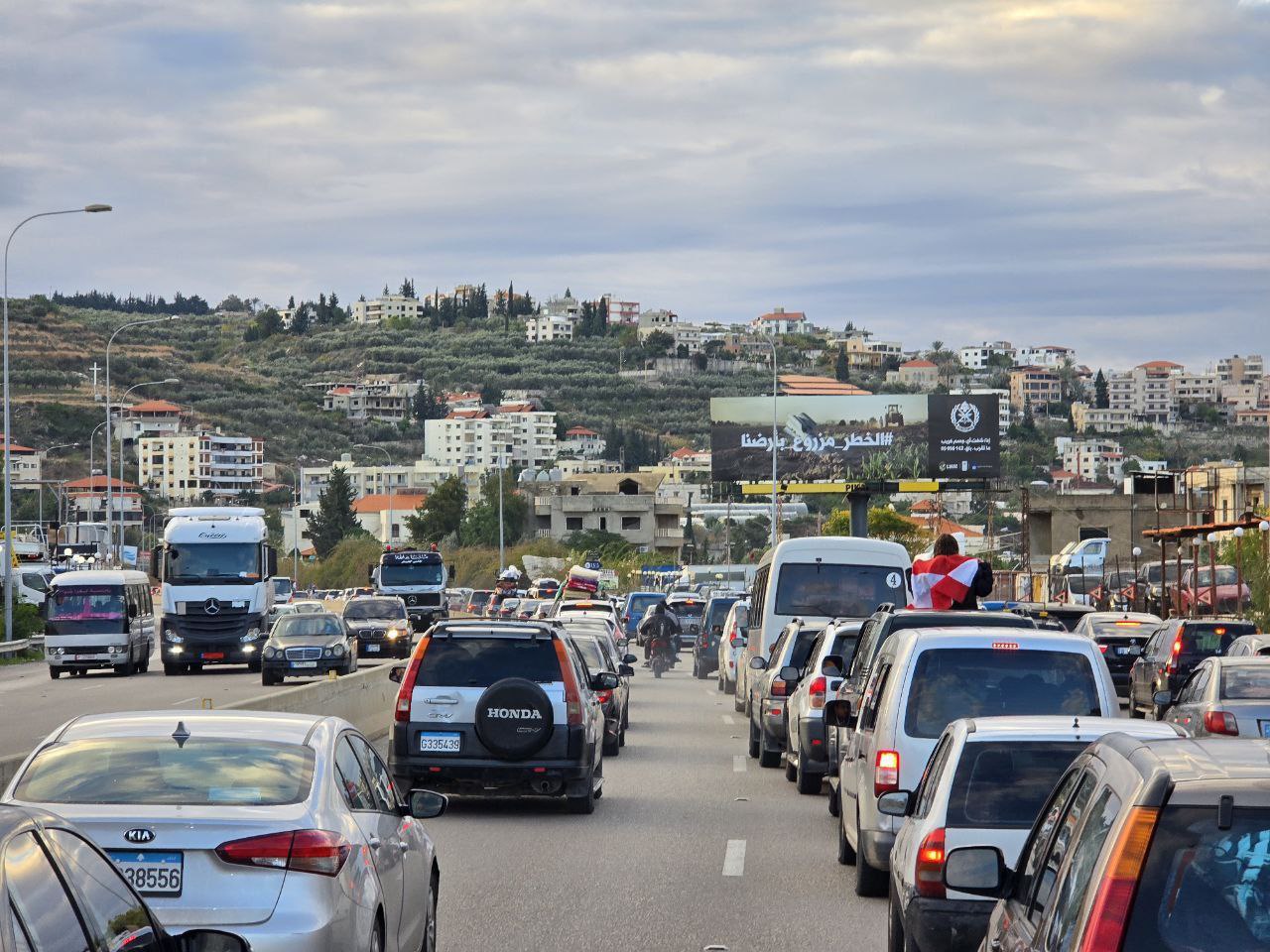 Οικογένειες εγκαταλείπουν ξανά τα σπίτια τους στον Λίβανο – Συνεχίζονται οι παραβιάσεις της εκεχειρίας με το Ισραήλ