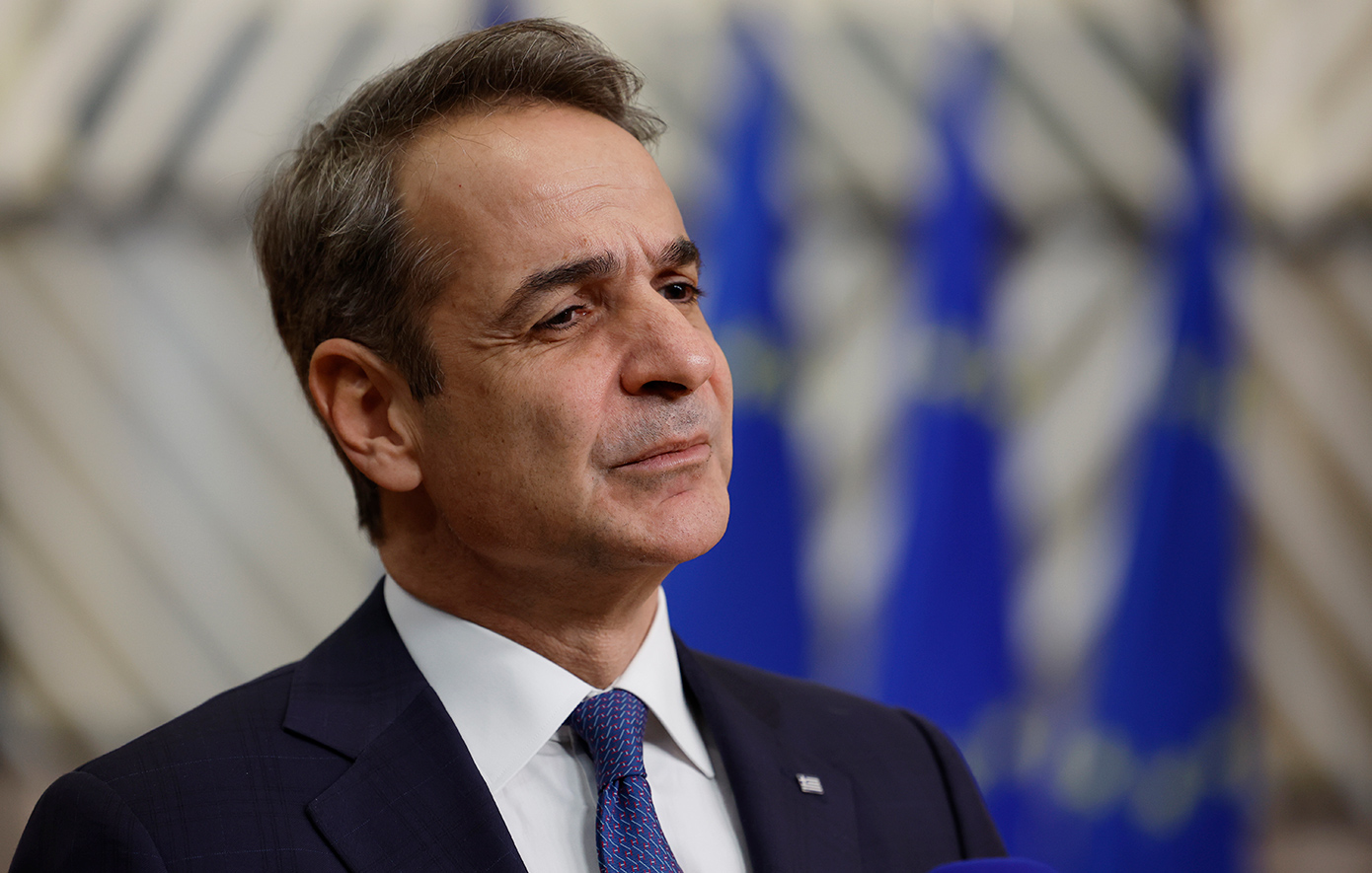 Συνάντηση Μητσοτάκη – Μερτς στο περιθώριο της Συνόδου του ΕΛΚ στο Βερολίνο