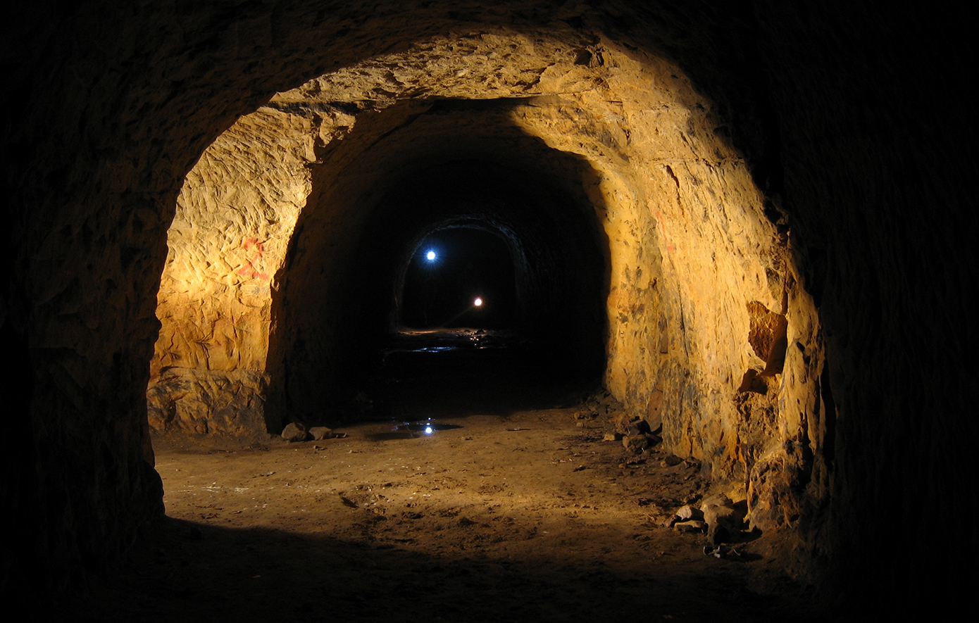 Τούνελ Ναζί Τούνελ Ναζί