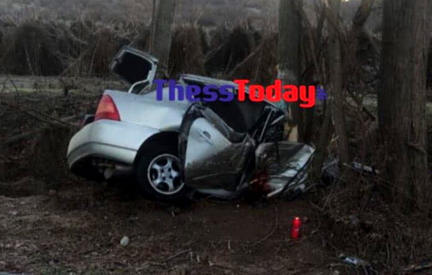 Σοκαριστικές εικόνες από το τροχαίο με 16χρονο και 18χρονο νεκρούς στις Πρέσπες