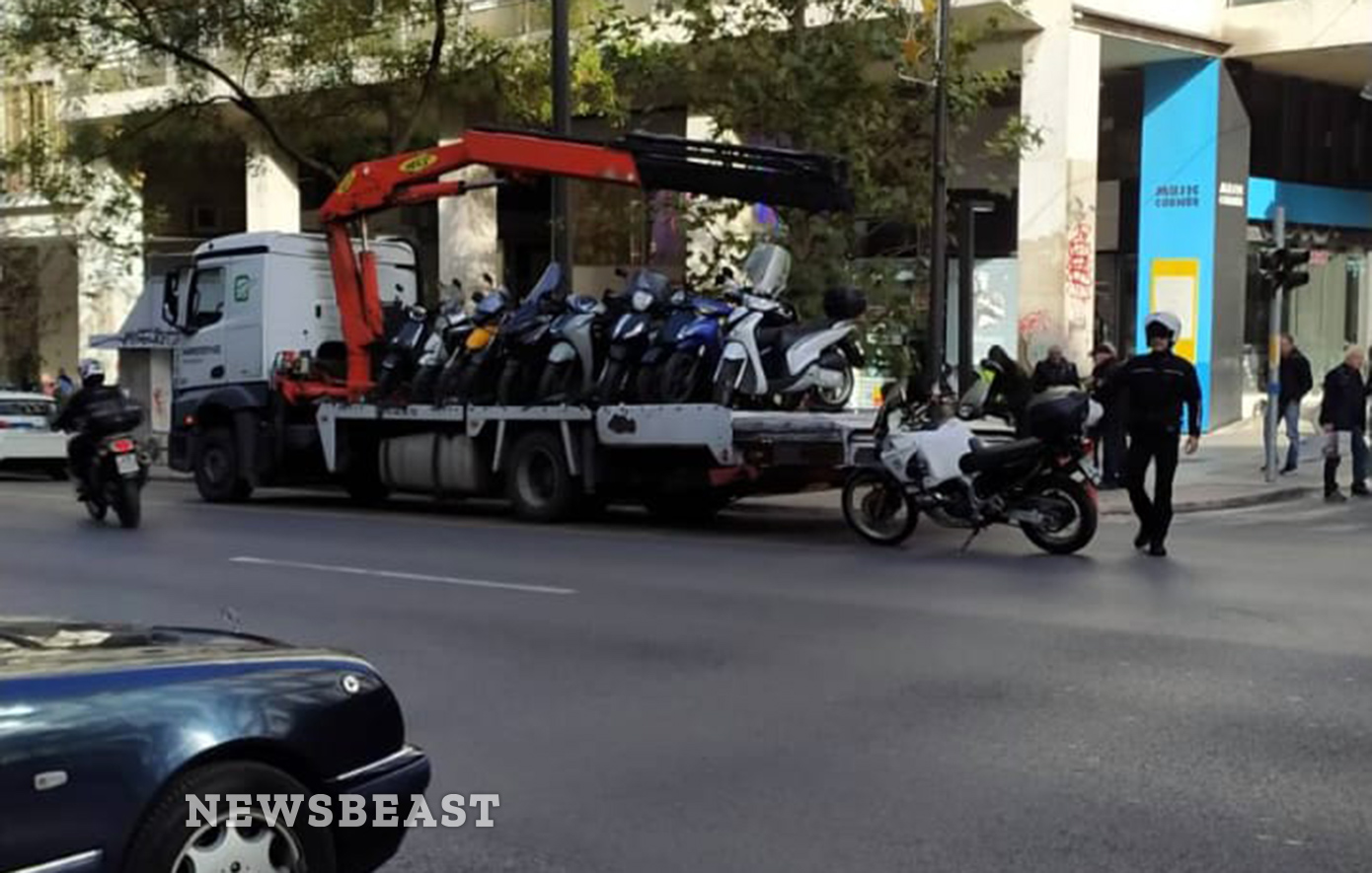Μαζεύουν μοτοσικλέτες από το κέντρο της Αθήνας &#8211; Μπλόκα σε πολλά σημεία της Αττικής 