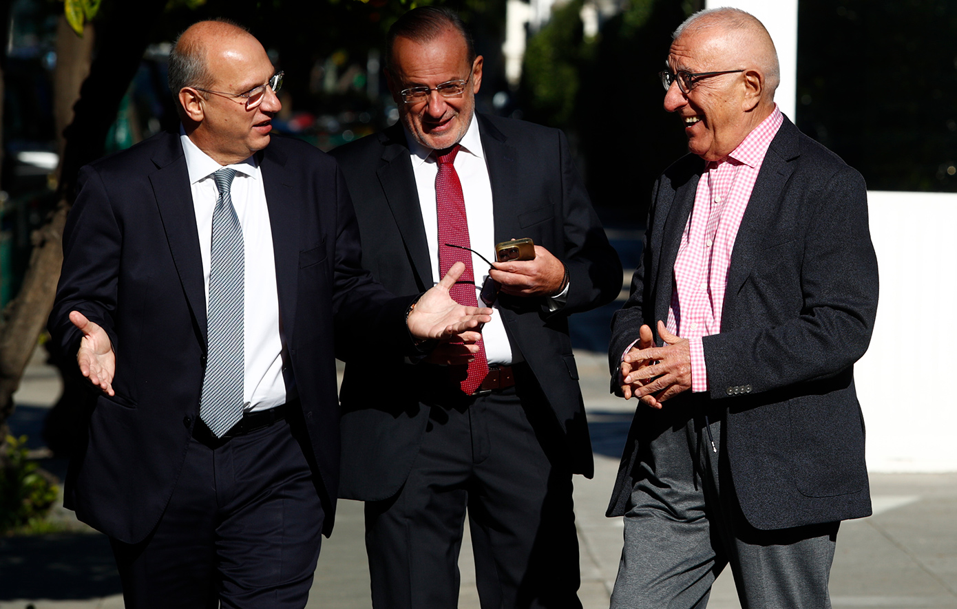 Χαλαρό κλίμα, ευχές και selfies στη συνάντηση Μητσοτάκη με τους βουλευτές της Νέας Δημοκρατίας Χαλαρό κλίμα, ευχές και selfies στη συνάντηση Μητσοτάκη με τους βουλευτές της Νέας Δημοκρατίας