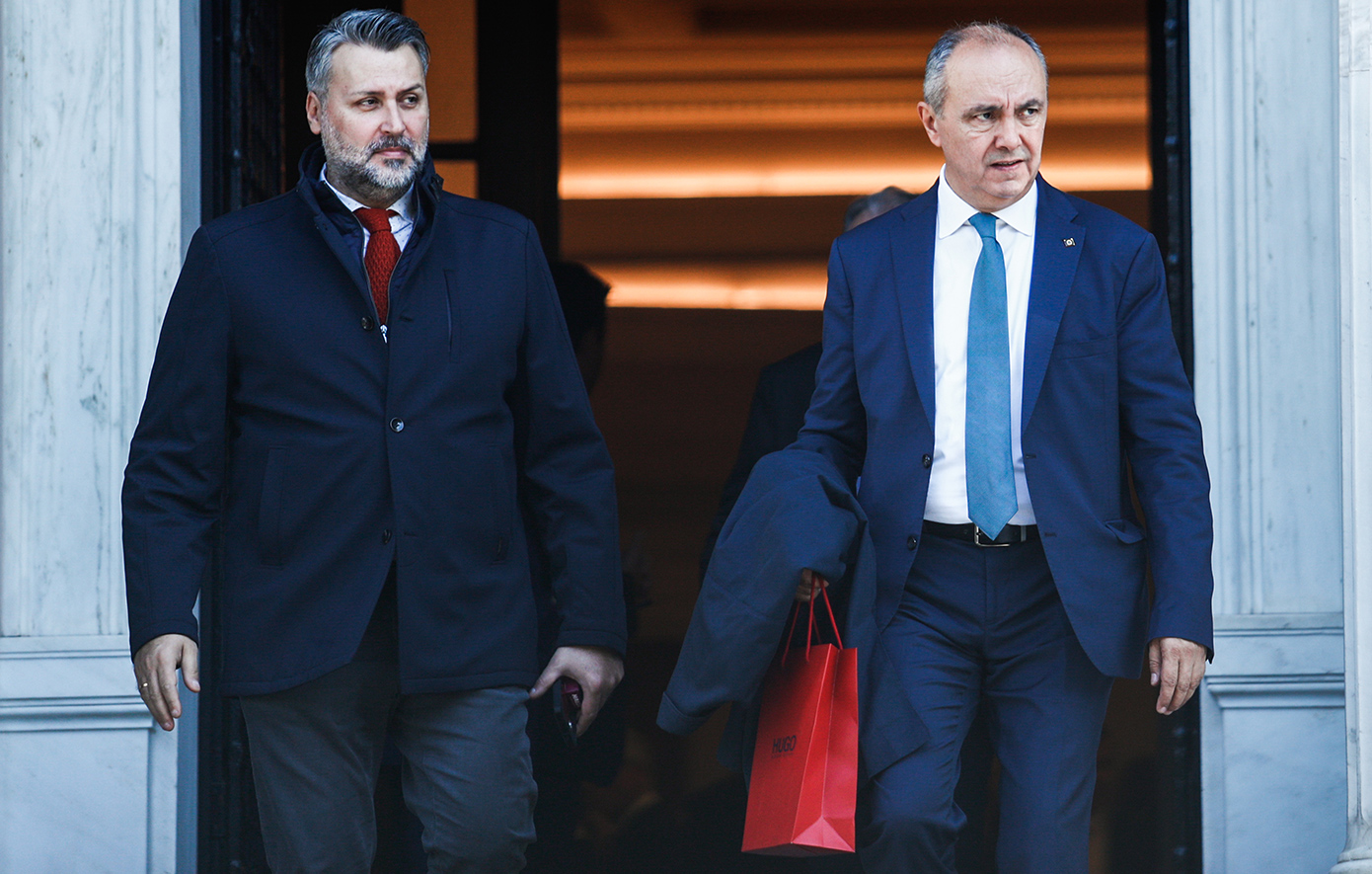 Χαλαρό κλίμα, ευχές και selfies στη συνάντηση Μητσοτάκη με τους βουλευτές της Νέας Δημοκρατίας Χαλαρό κλίμα, ευχές και selfies στη συνάντηση Μητσοτάκη με τους βουλευτές της Νέας Δημοκρατίας