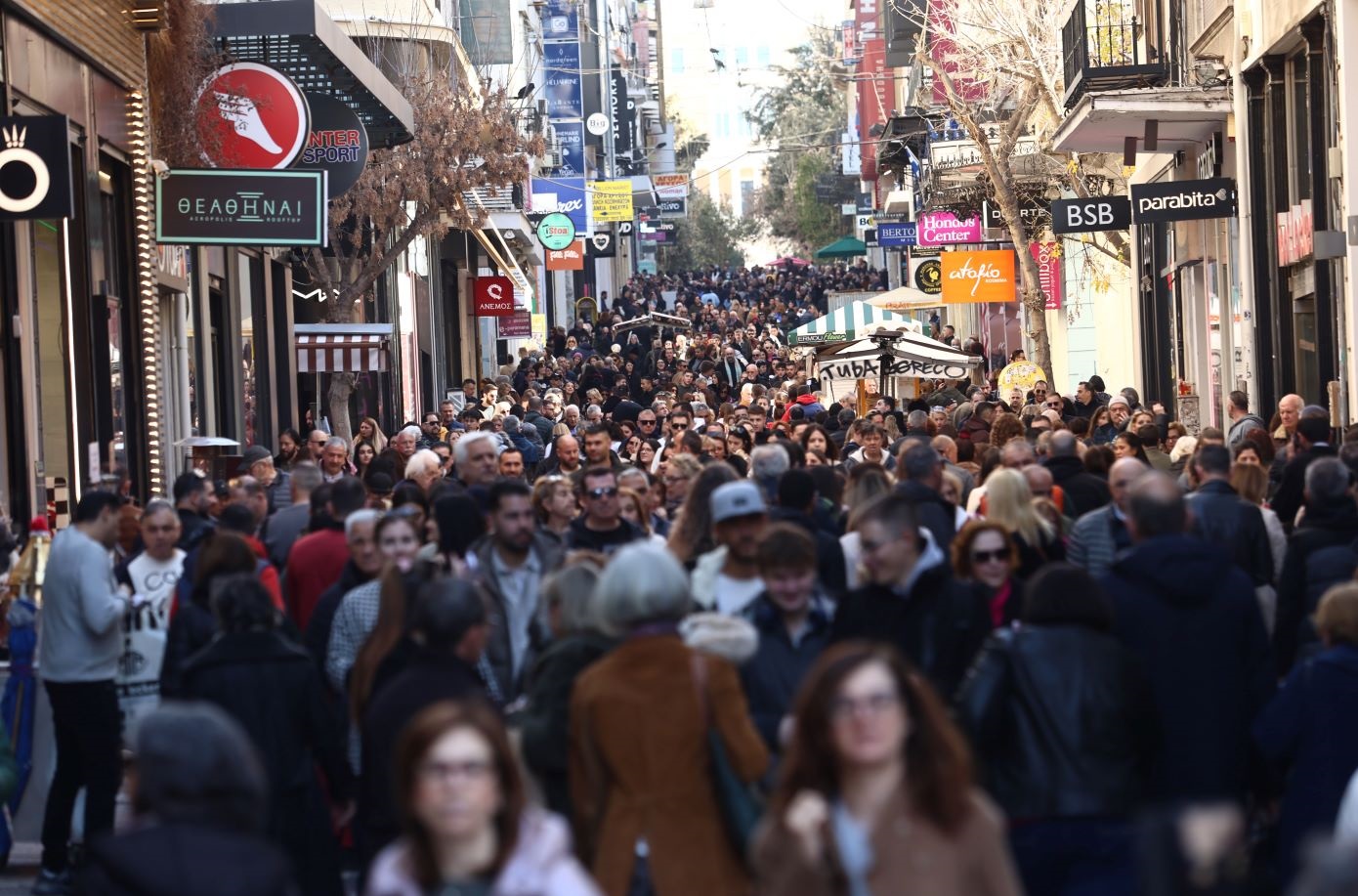 Η αγορά κερδίζει το στοίχημα των χειμερινών εκπτώσεων – Κορκίδης: Σε καλύτερα επίπεδα από πέρυσι ο τζίρος