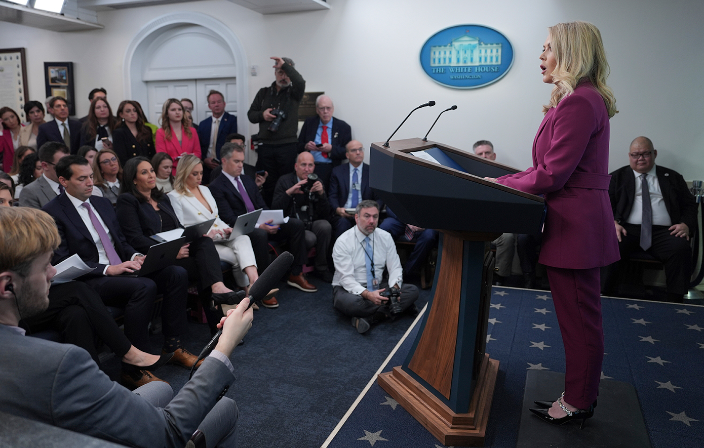 Κάρολαϊν Λίβιτ Κάρολαϊν Λίβιτ