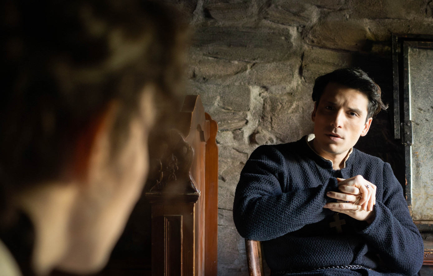 Η Μάγισσα Φλεγόμενη Καρδιά Η Μάγισσα Φλεγόμενη Καρδιά