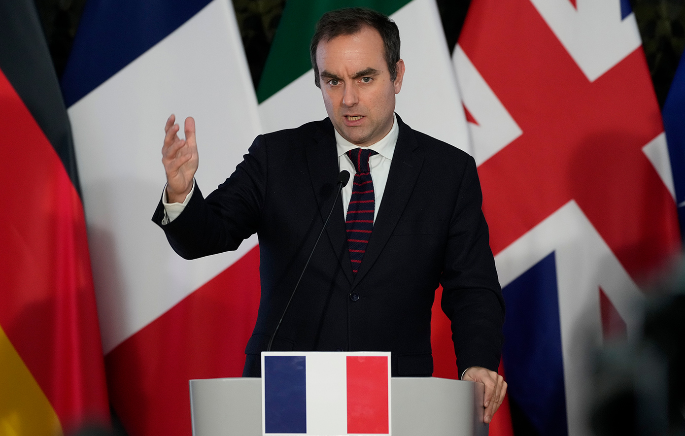 Έκκληση του γάλλου υπουργού, Σεμπαστιάν Λεκορνί, για αυτονομία στην ευρωπαϊκή άμυνα μετά από την ορκωμοσία Τραμπ