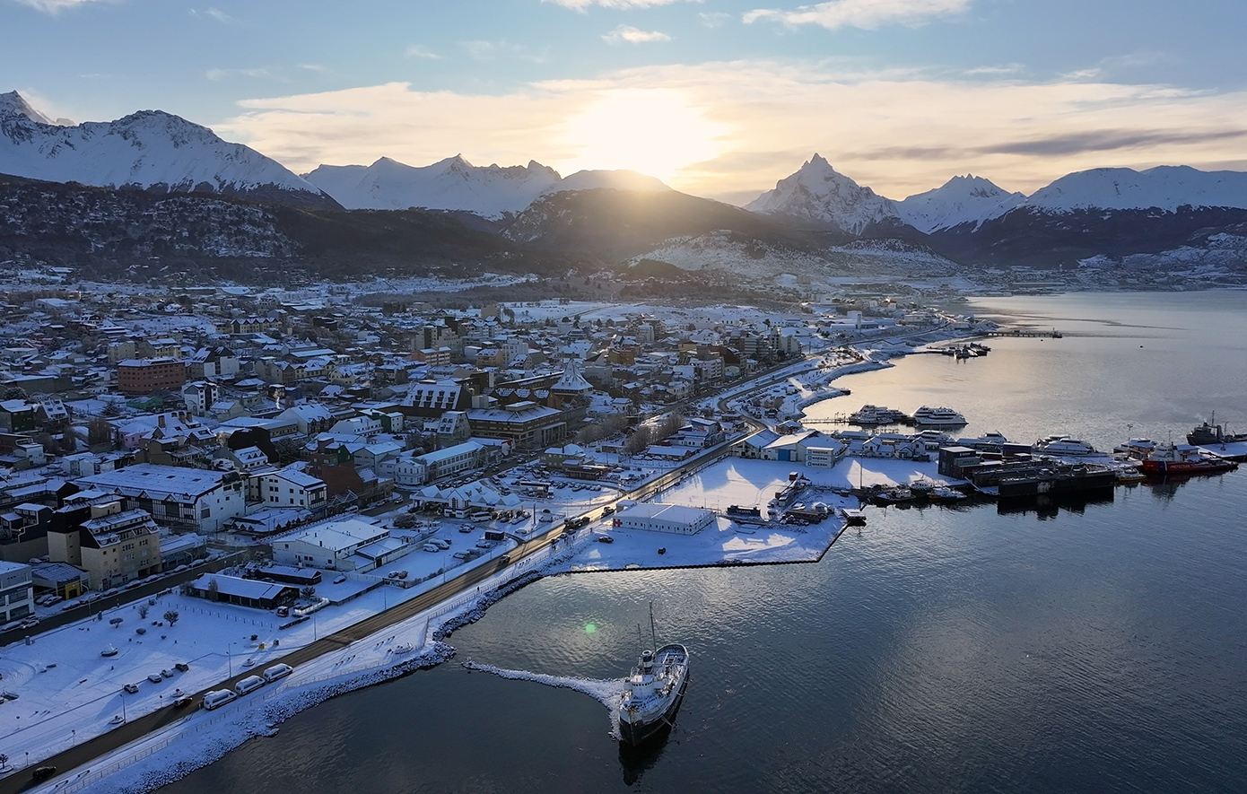 Για ποια πόλη οι ταξιδιώτες φτάνουν μέχρι το… τέλος του κόσμου για να ζήσουν μια μοναδική εμπειρία