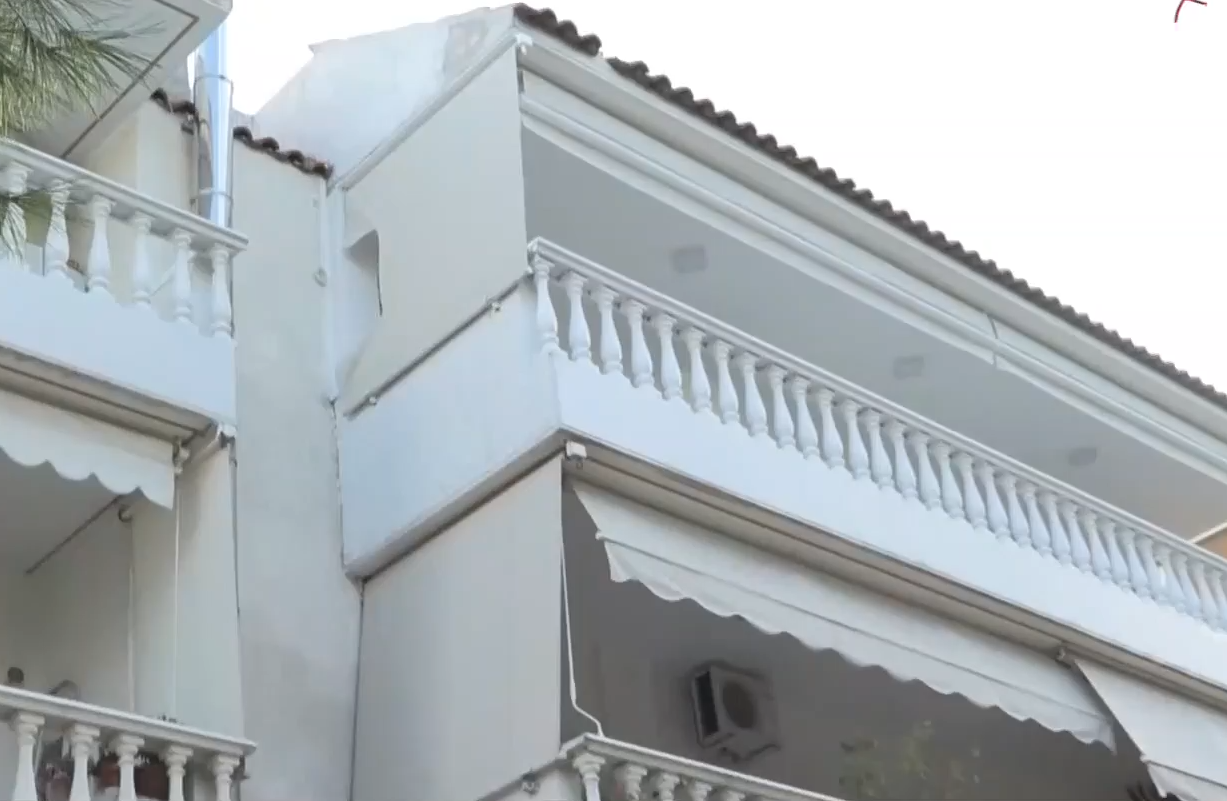 Έβλεπε σε απευθείας σύνδεση διαρρήκτες να ξαφρίζουν κοσμήματα αξίας 150 χιλιάδων ευρώ μέσα από το σπίτι του στα Βριλήσσια
