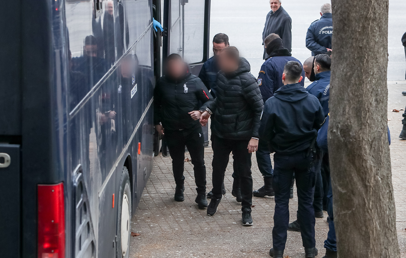 Δολοφονία Άλκη Καμπανού: Ένταση και επεισόδια πριν την έναρξη της δίκης