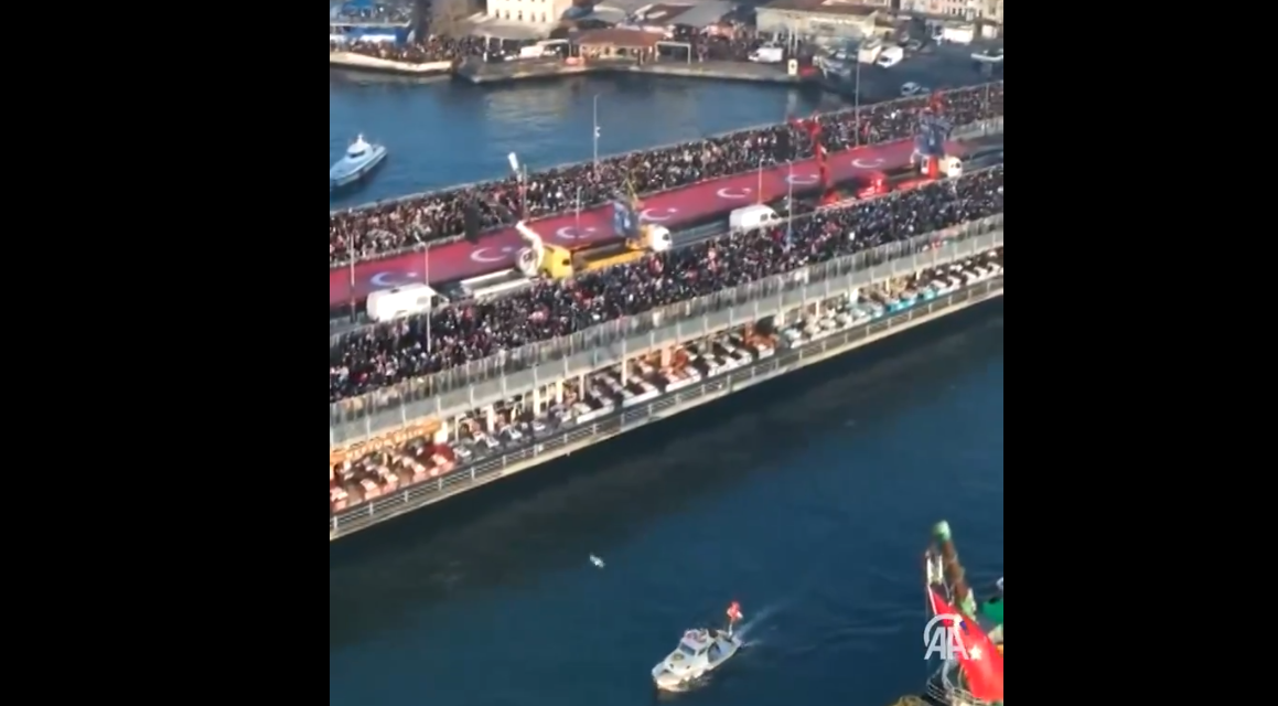 Μεγαλειώδης διαδήλωση στην Κωνσταντινούπολη κατά του Ισραήλ – «Όπως απελευθερώσαμε την Αγία Σοφιά, θα κάνουμε με το Αλ Ακσά» είπε ο γιος του Ερντογάν