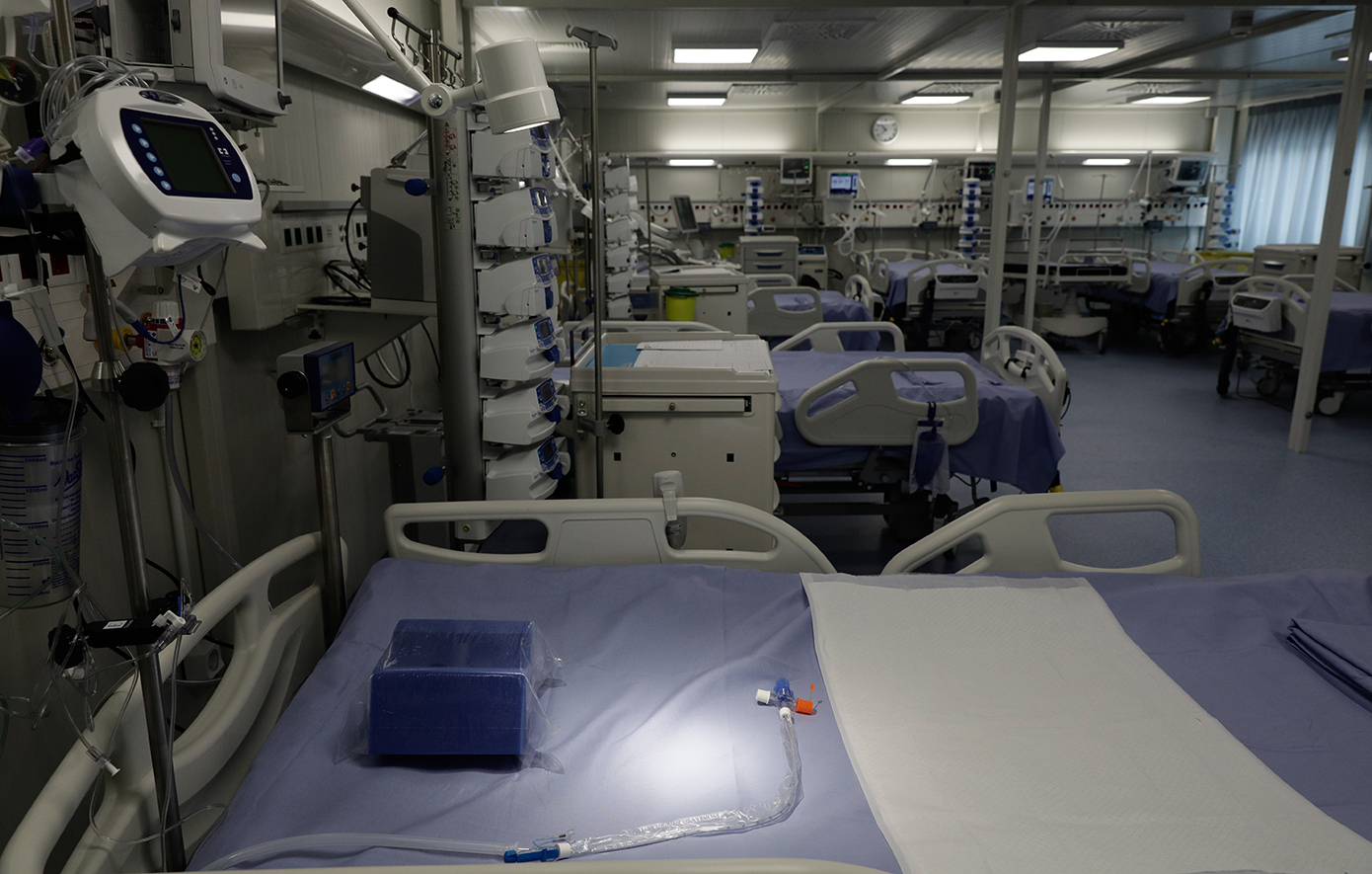 Συγκλονιστικές εικόνες από το τροχαίο στο Χαλάνδρι: Νοσηλεύεται διασωληνωμένος στη ΜΕΘ ο 49χρονος οδηγός