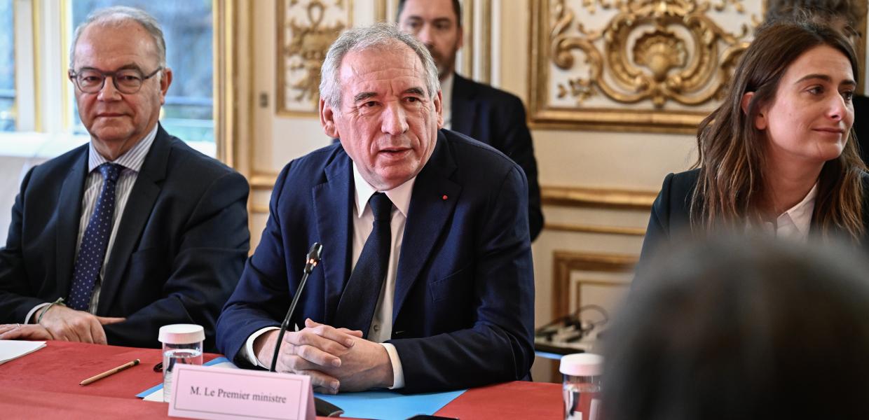 Ο πρωθυπουργός της Γαλλίας πρότεινε να ξανανοίξει η συζήτηση για τη μεταρρύθμιση του συνταξιοδοτικού συστήματος