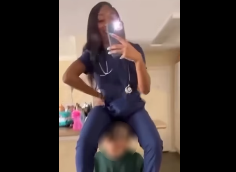 Νοσοκόμα κάνει twerk πάνω από το κεφάλι ασθενούς με αναπηρία – Εξοργιστικό βίντεο