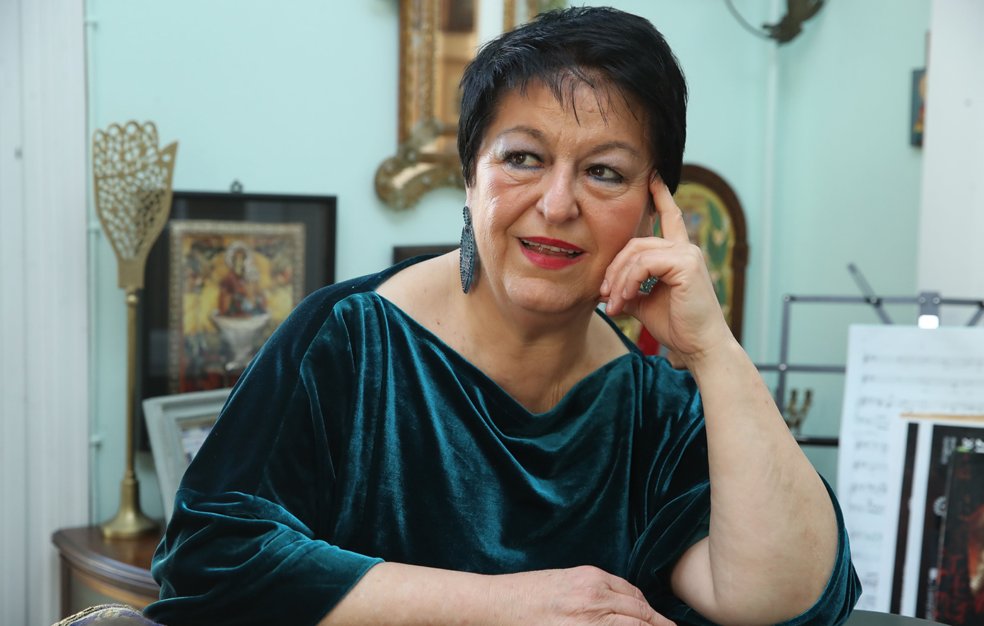 Σόνια Θεοδωρίδου Σόνια Θεοδωρίδου