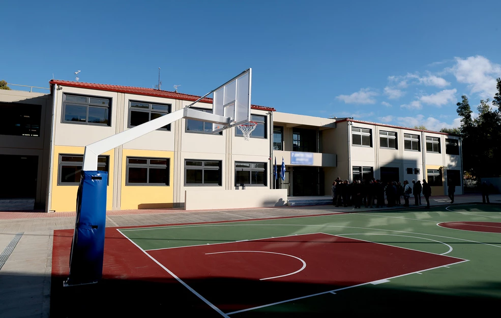«Ναι» στη σύμβαση για τα Δημόσια Ωνάσεια Σχολεία από Ν.Δ., ΠΑΣΟΚ και Πλεύση Ελευθερίας