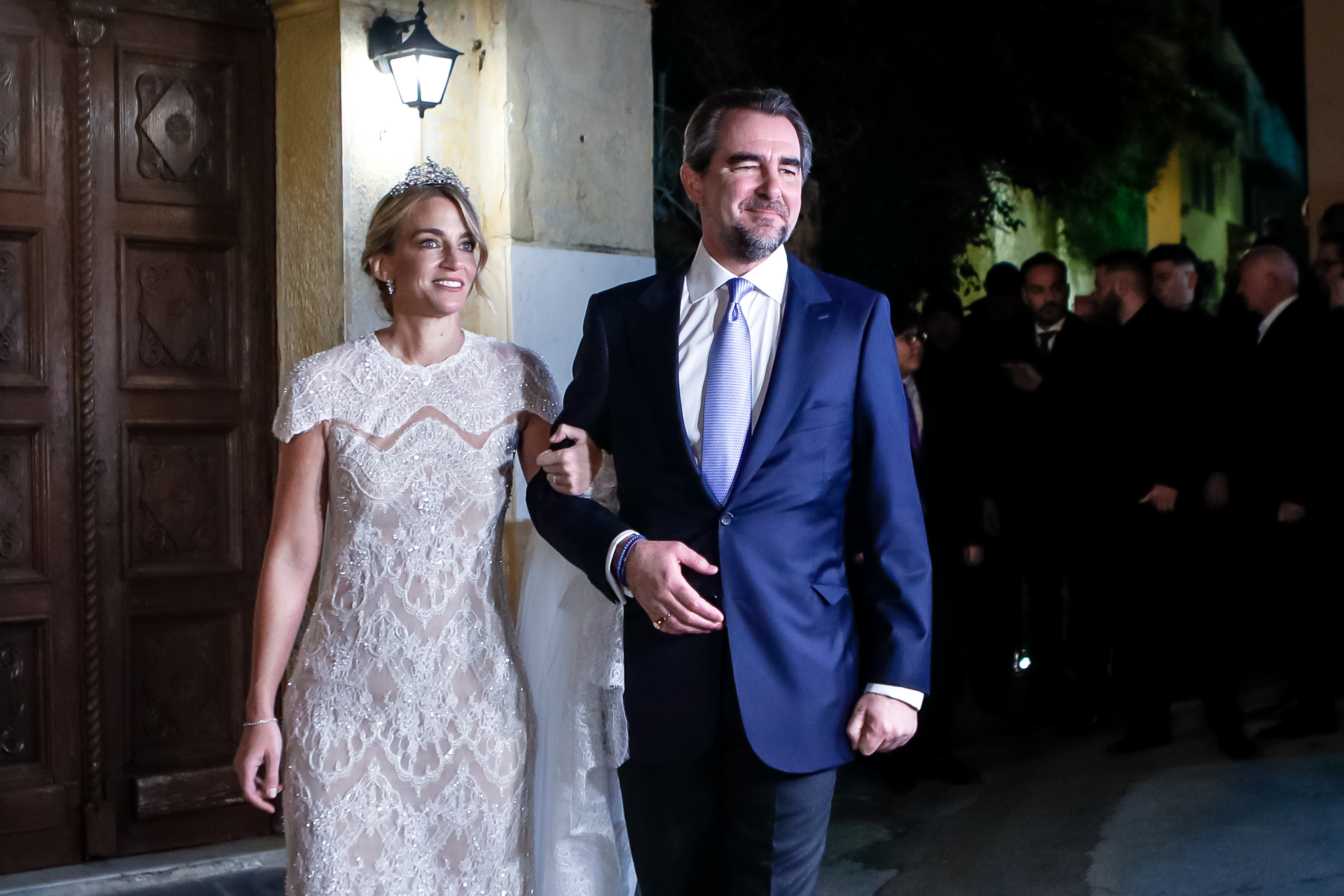 Το κρητικό γλέντι με σούστα και πεντοζάλι στον γάμο Χρυσής – Νικολάου: «Το κλίμα ήταν καθαρά οικογενειακό»