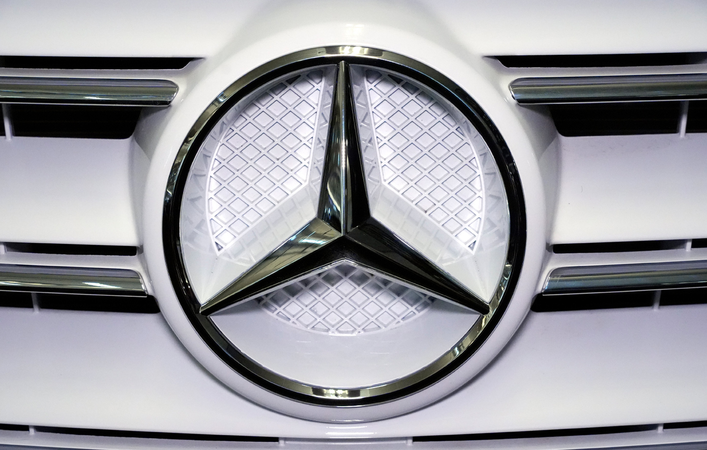 Η Mercedes-Benz θα χρησιμοποιήσει ανθρωποειδή ρομπότ στην παραγωγή της – Καθοριστικός ο ρόλος του AI