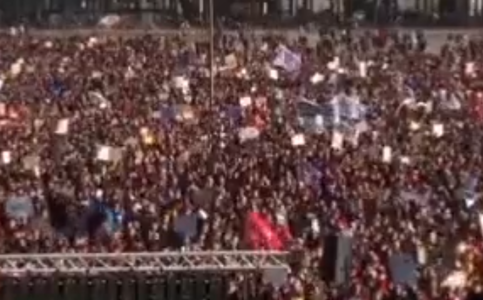 Διαδηλώσεις σε όλη τη Γερμανία εναντίον της ακροδεξιάς