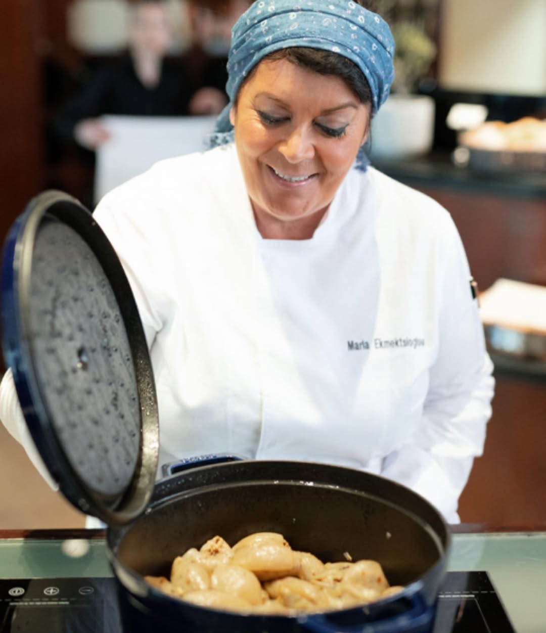 Η Μαρία Εκμεκτσίογλου μίλησε για την σχέση της με τις νύφες της και τις μαγειρικές τους ικανότητες. Η Μαρία Εκμεκτσίογλου μίλησε για την σχέση της με τις νύφες της και τις μαγειρικές τους ικανότητες.