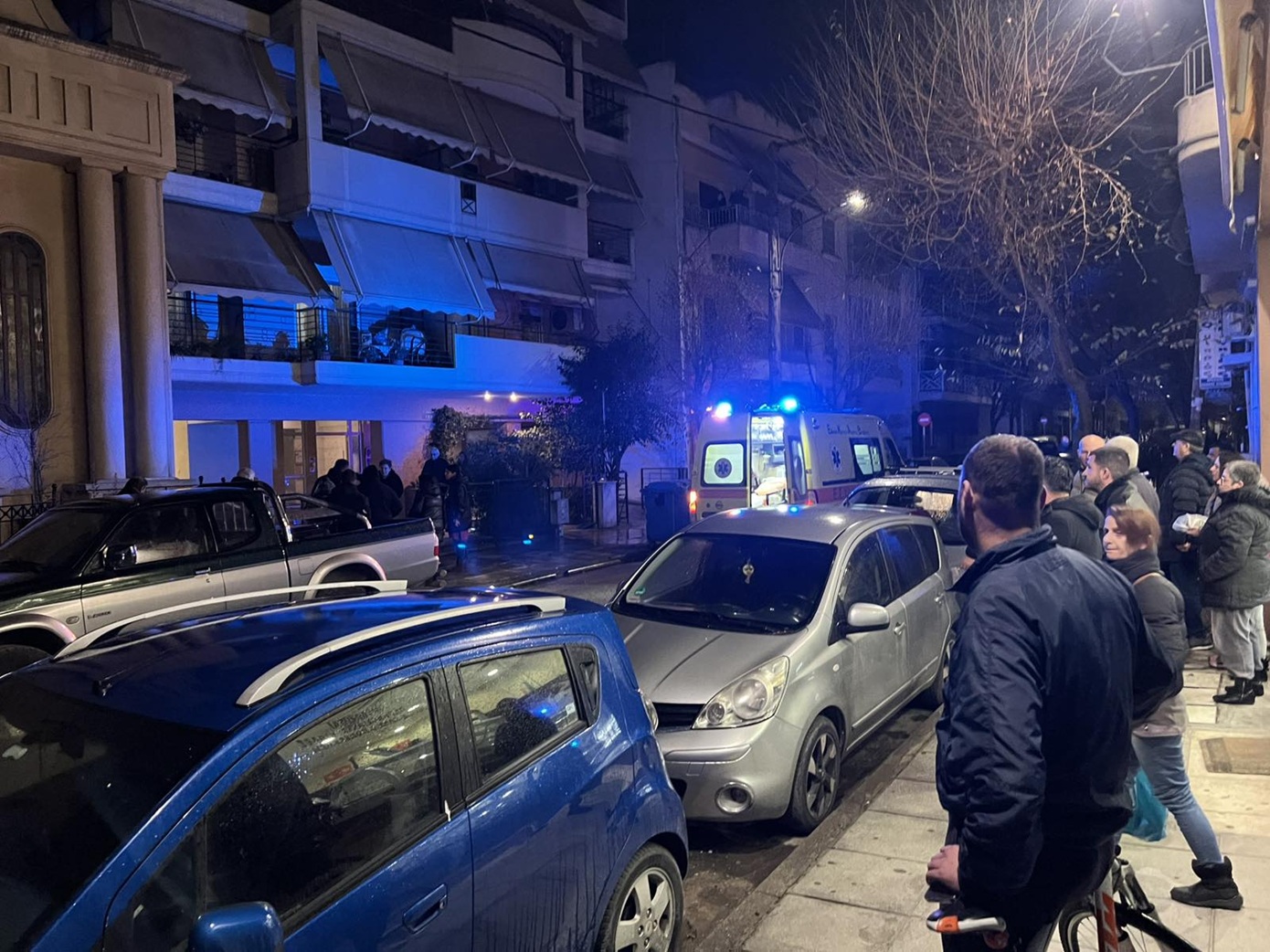 Νεκρή γυναίκα στη Λάρισα που έπεσε από τον πέμπτο όροφο πολυκατοικίας – Αναζητείται άνδρας που φέρεται να ήταν στο διαμέρισμα