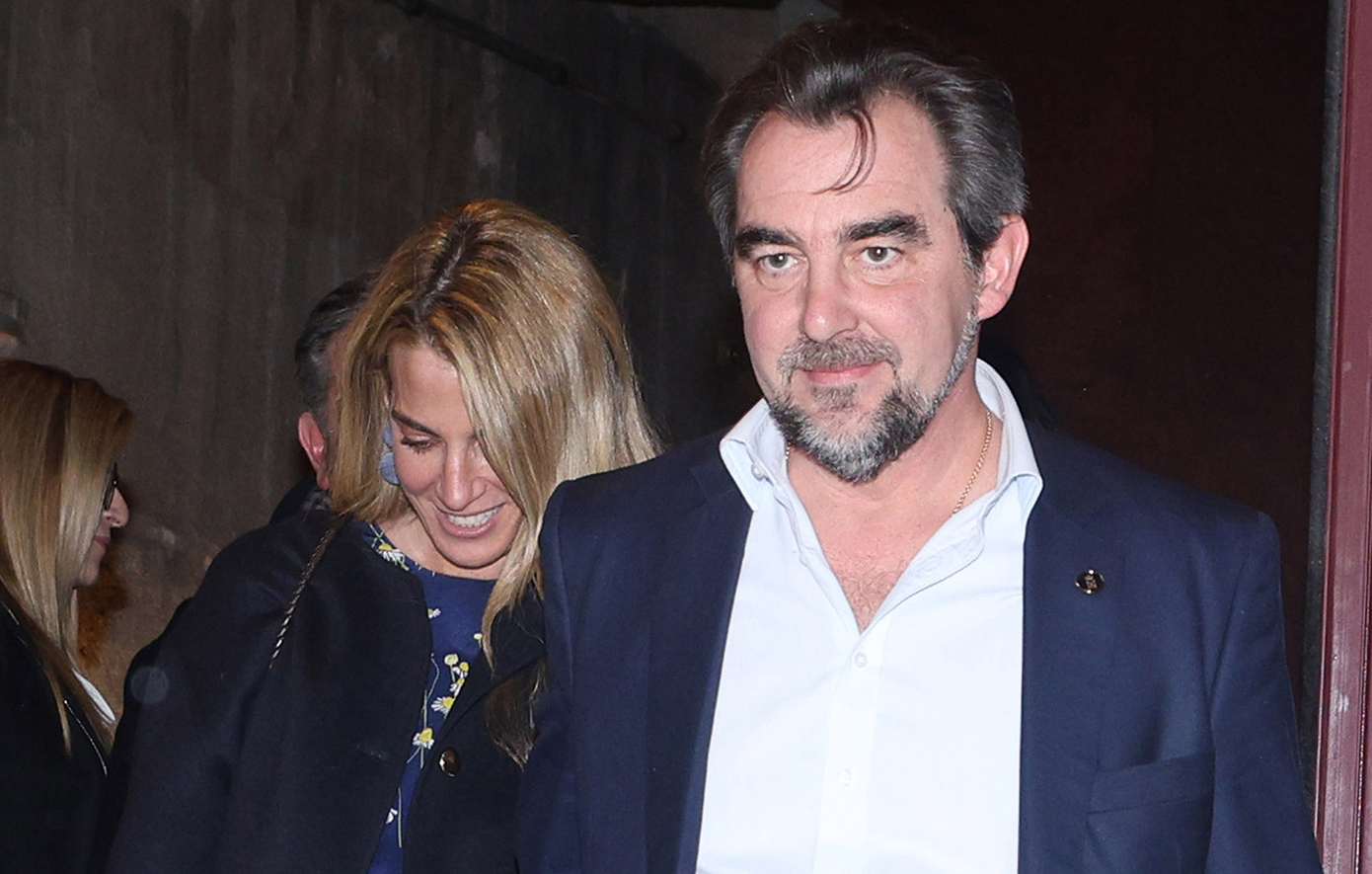 Νικόλαος Ντε Γκρες και Χρυσή Βαρδινογιάννη: Πιασμένοι χέρι χέρι στο pre-wedding party &#8211; Σήμερα ο γάμος τους