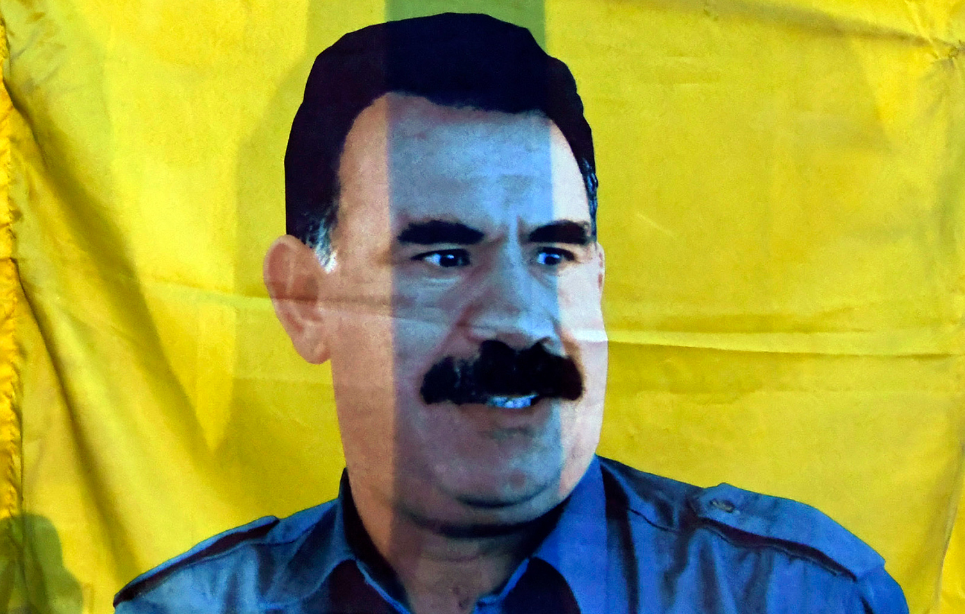 Ο Αμπντουλάχ Οτσαλάν χαιρετίζει την ανακοίνωση διάλυσης του PKK