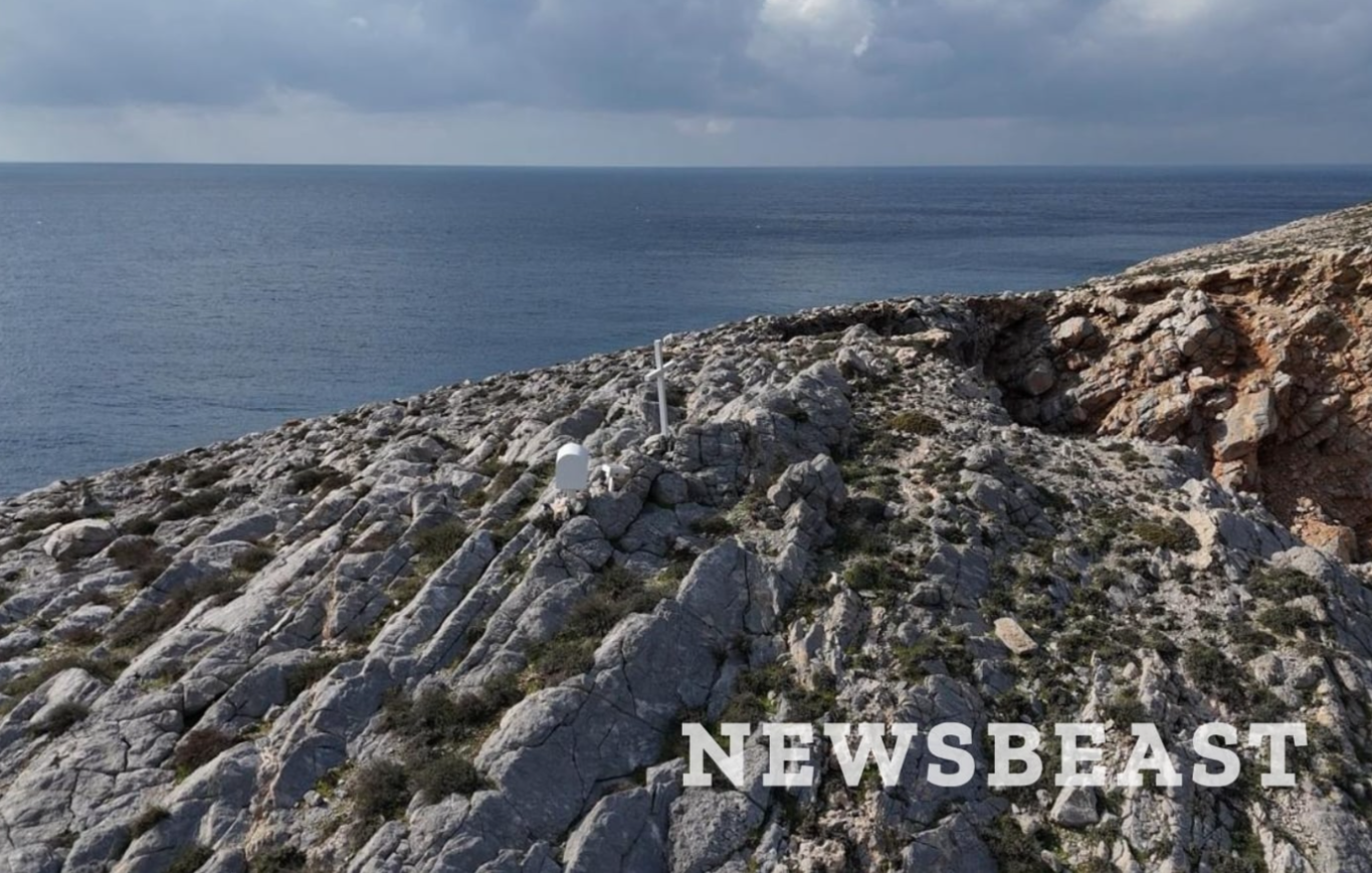 Έβαλαν σεισμογράφο στην Άνυδρο, το σημείο μηδέν των σεισμών στις Κυκλάδες – Δείτε φωτογραφίες