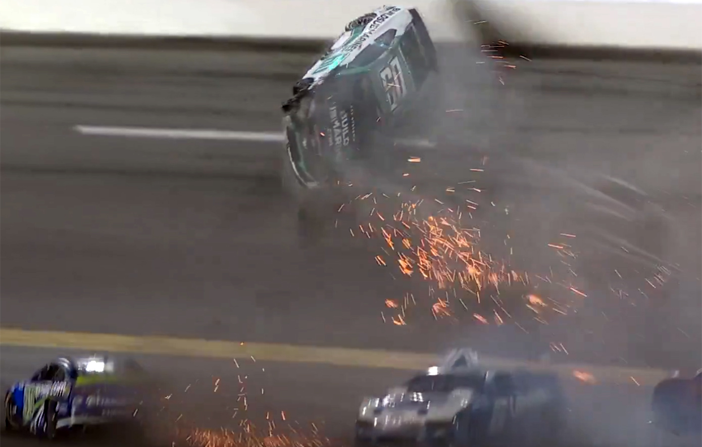 Τρομακτικό ατύχημα στο NASCAR – «Το μόνο που σκέφτηκα ήταν η κόρη μου», είπε ο οδηγός