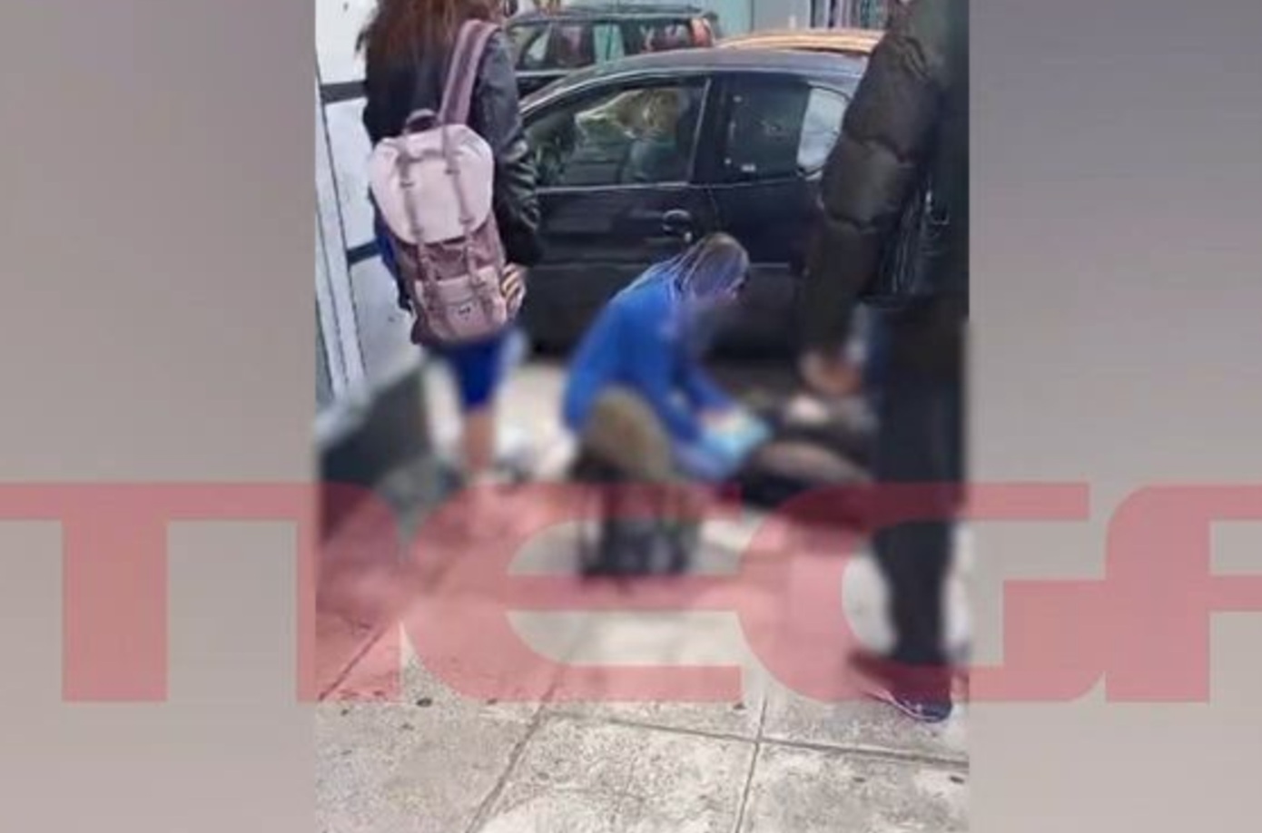 Συγκλονιστικό βίντεο από τροχαίο στη Μιχαλακοπούλου – Οδηγός μηχανής βρίσκεται πεσμένος στο οδόστρωμα