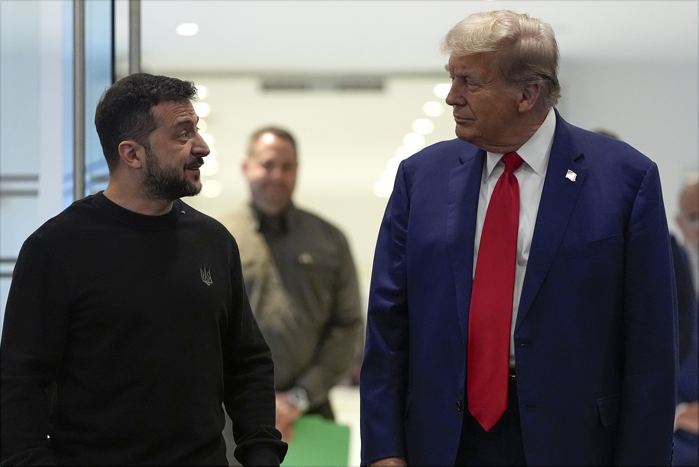 «Η Ουκρανία απέφυγε τα χειρότερα και την τοκογλυφία του Τραμπ» &#8211; Ανάλυση του Economist για τη συμφωνία με τις σπάνιες γαίες