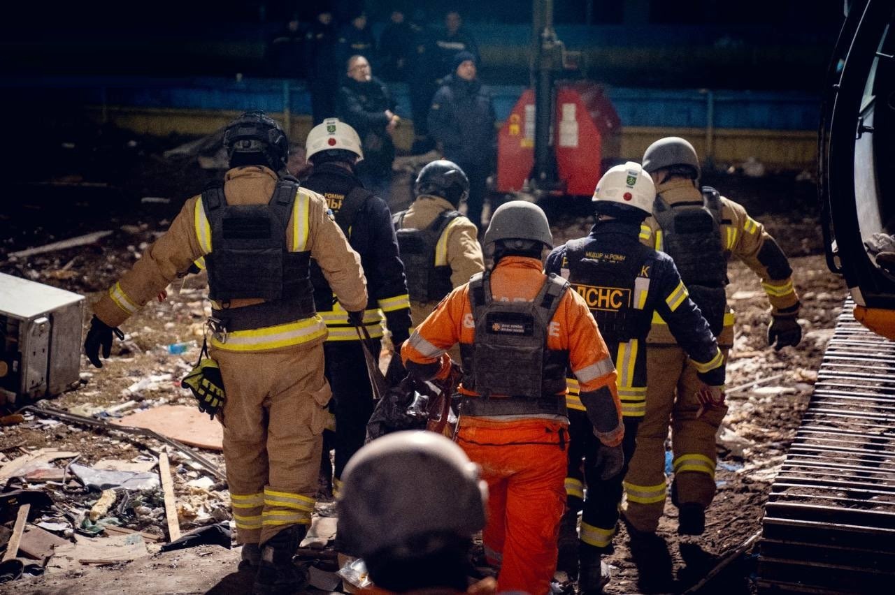 Ρωσικές επιθέσεις το πρωί του Σαββάτου σε δύο επαρχίες της Ουκρανίας – Προειδοποίηση για νέα πλήγματα με πυραύλους