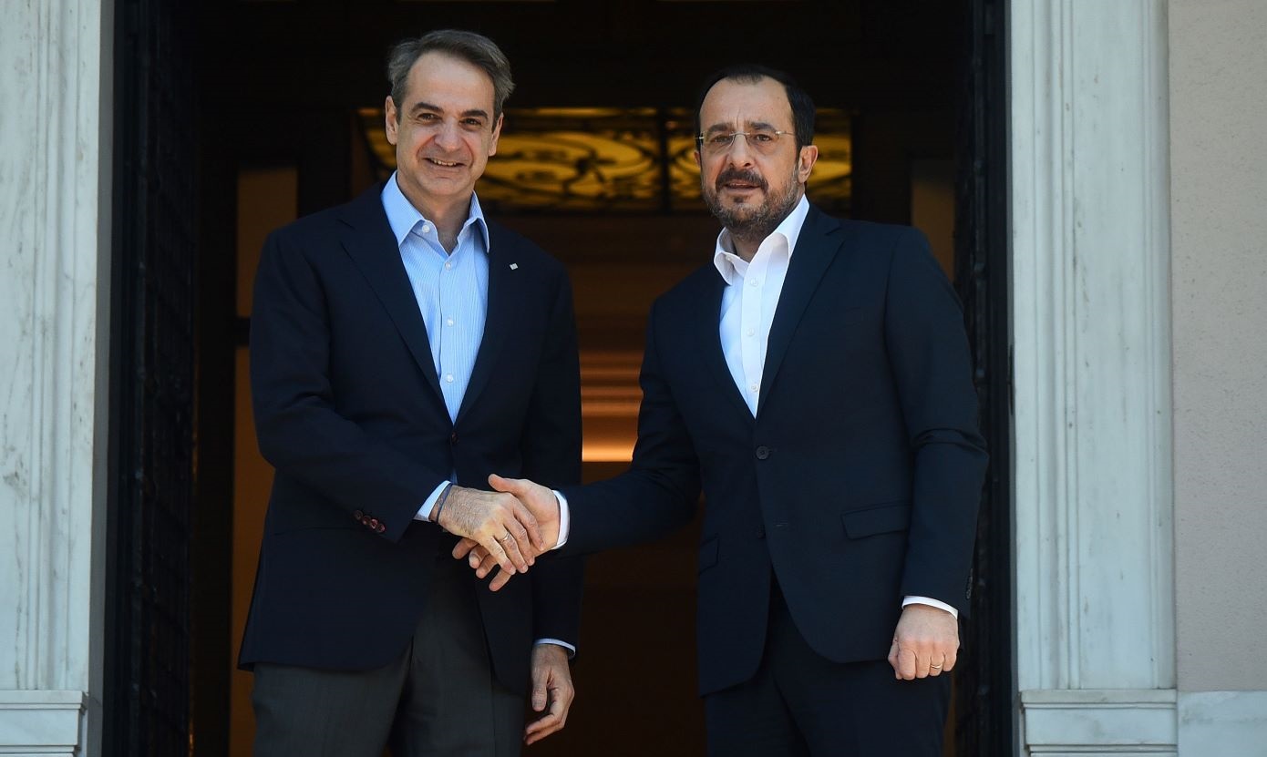 Συνάντηση Μητσοτάκη-Χριστοδουλίδη: «Η Ελλάδα θα στηρίξει τις προσπάθειες της Κύπρου για δίκαιη και βιώσιμη λύση»