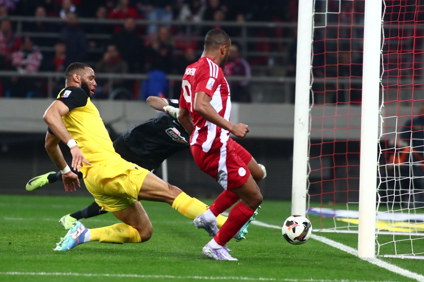 Super League: ΑΕΚ-Ολυμπιακός στην «μητέρα των μαχών» πριν από τα πλέι οφ &#8211; Τον Αστέρα Τρίπολης υποδέχεται ο ΠΑΟΚ