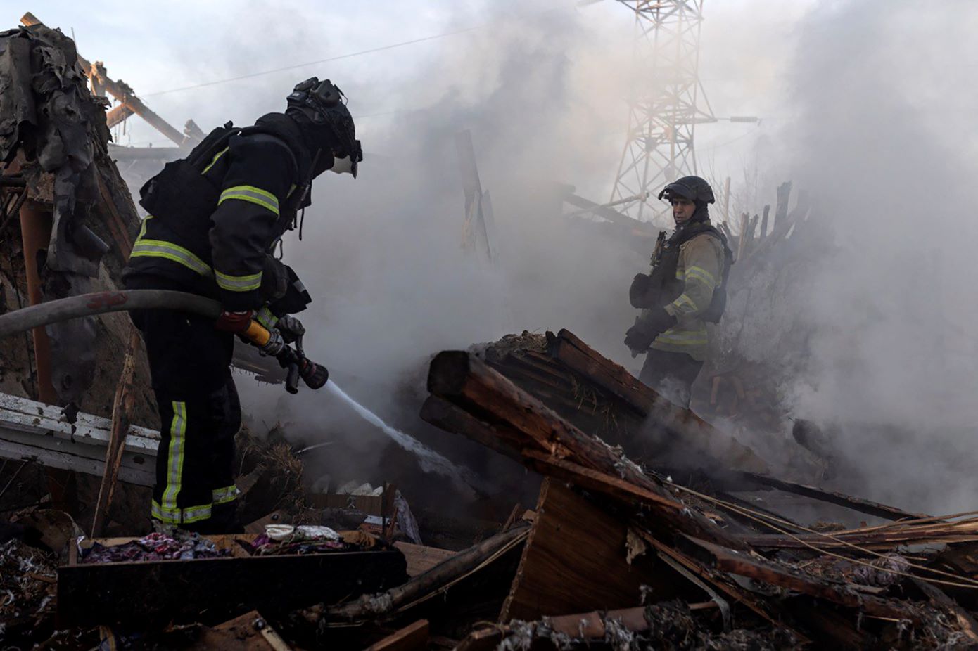 Στους 14 οι νεκροί από ρωσικά πλήγματα τη νύχτα στην Ντομπροπίλια και το Χάρκοβο της Ουκρανίας σύμφωνα με τοπικές αρχές