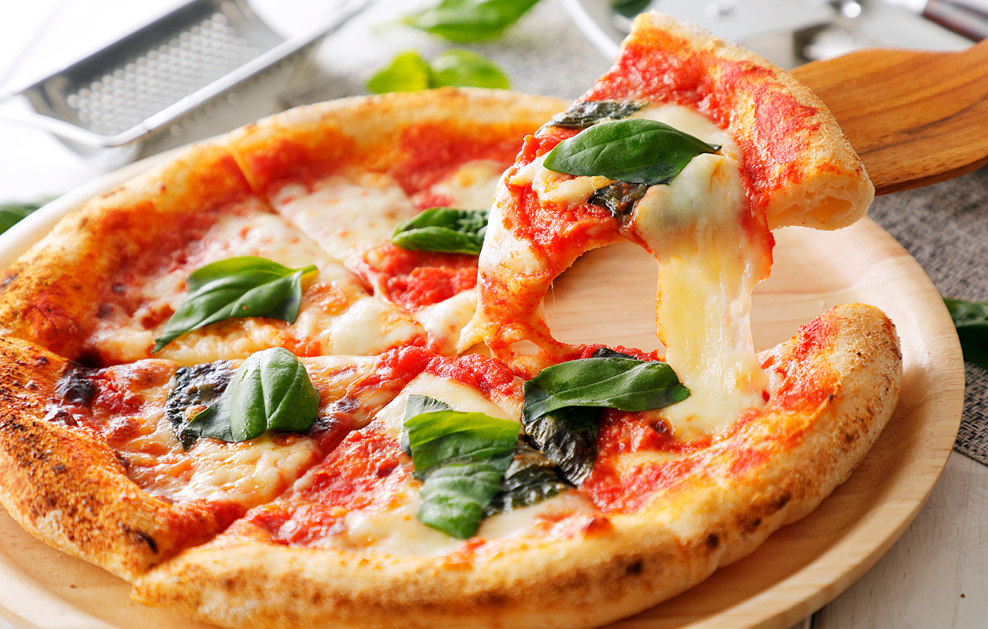 Ως Άυλη Πολιτιστική Κληρονομιά πρόκειται να αναγνωριστούν από την UNESCO οι ιταλικές πίτσες και μακαρονάδες