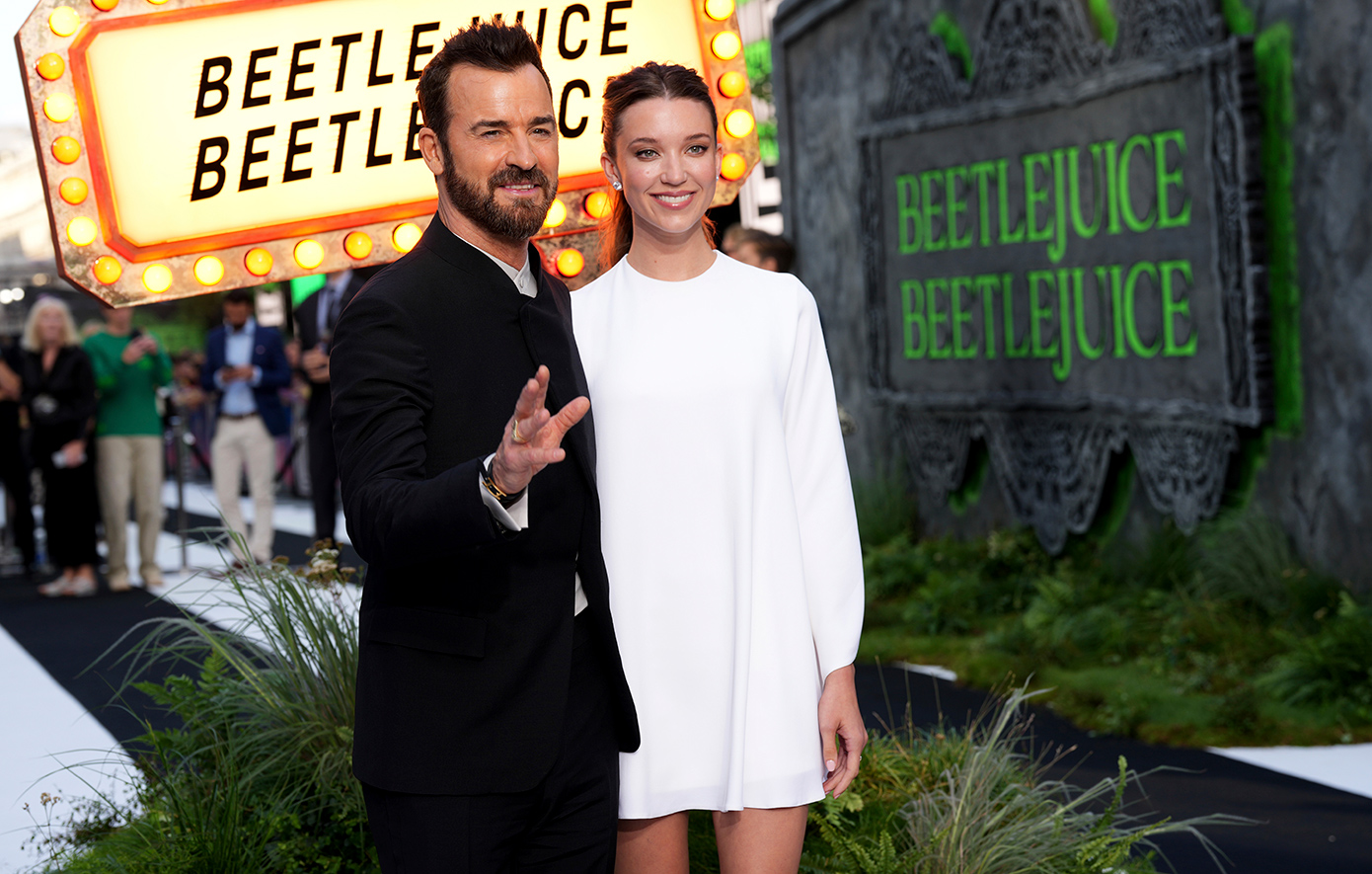 Τζάστιν Θερού - Νικόλ Μπράιντον Μπλουμ Τζάστιν Θερού - Νικόλ Μπράιντον Μπλουμ