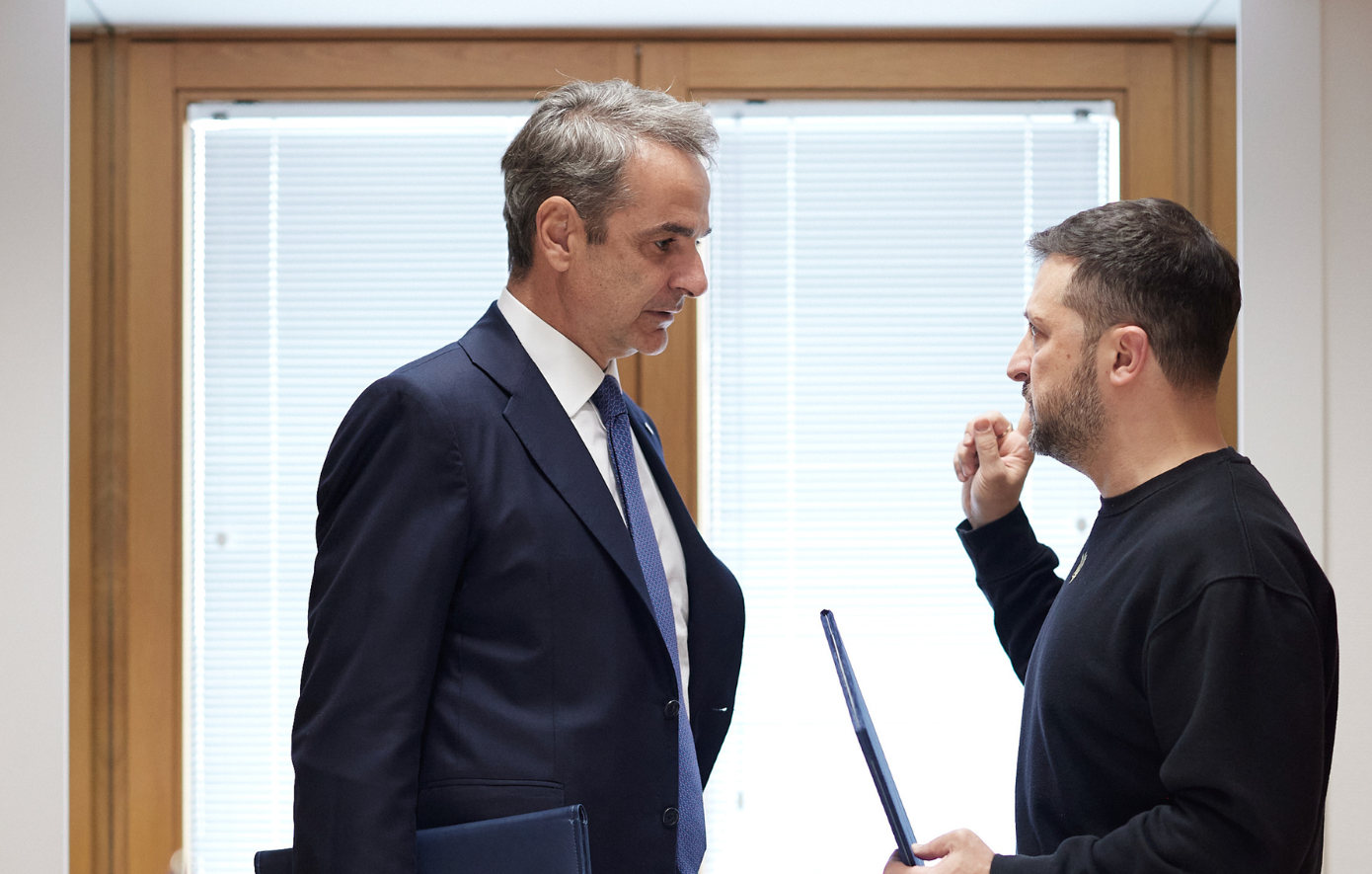 Τηλεφωνική επικοινωνία Μητσοτάκη &#8211; Ζελένσκι: «Η Ελλάδα θα συνεχίσει να στηρίζει την Ουκρανία»