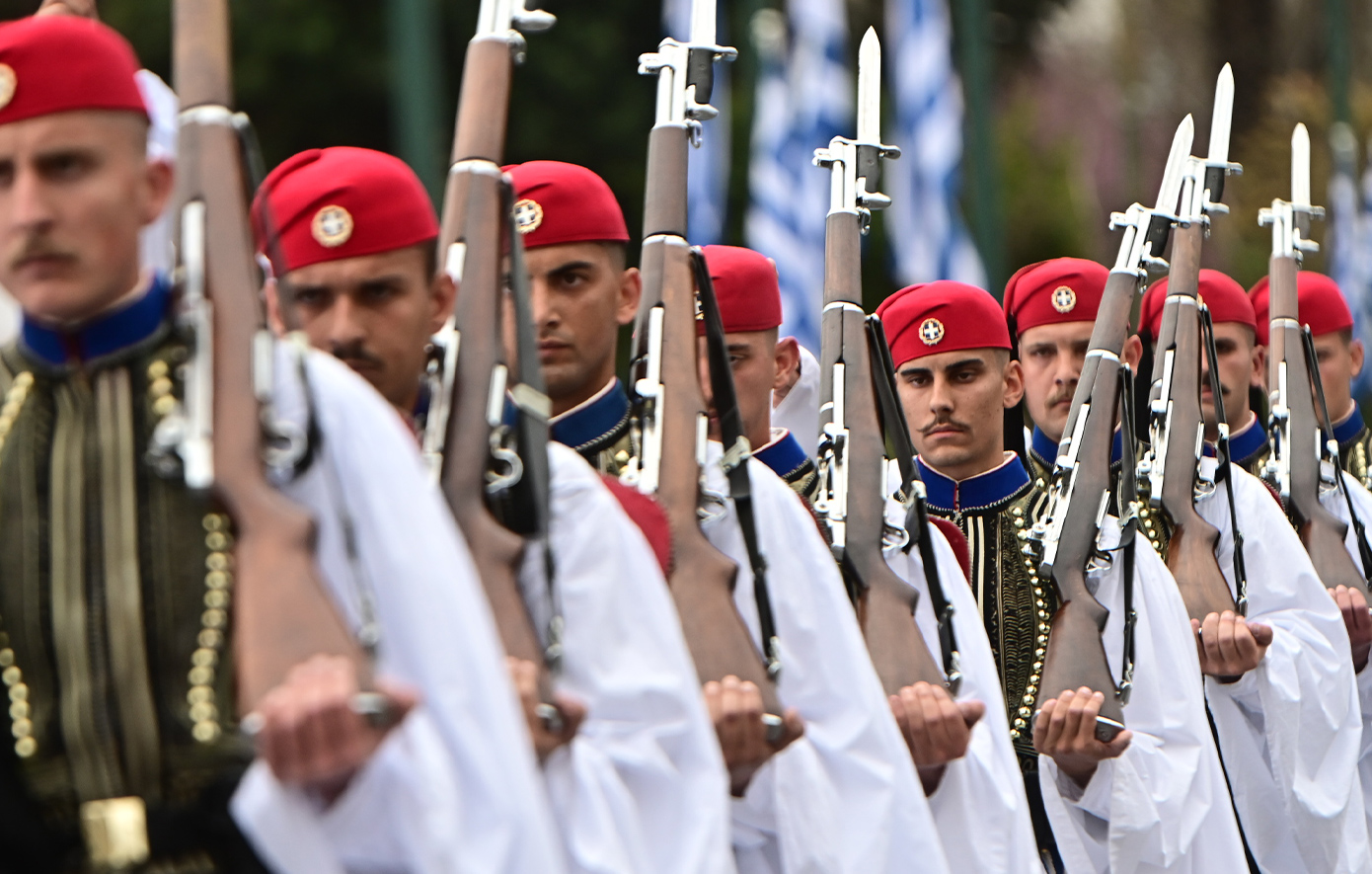Δείτε Live την παρέλαση στην 5η Λεωφόρο για την Επανάσταση του 1821